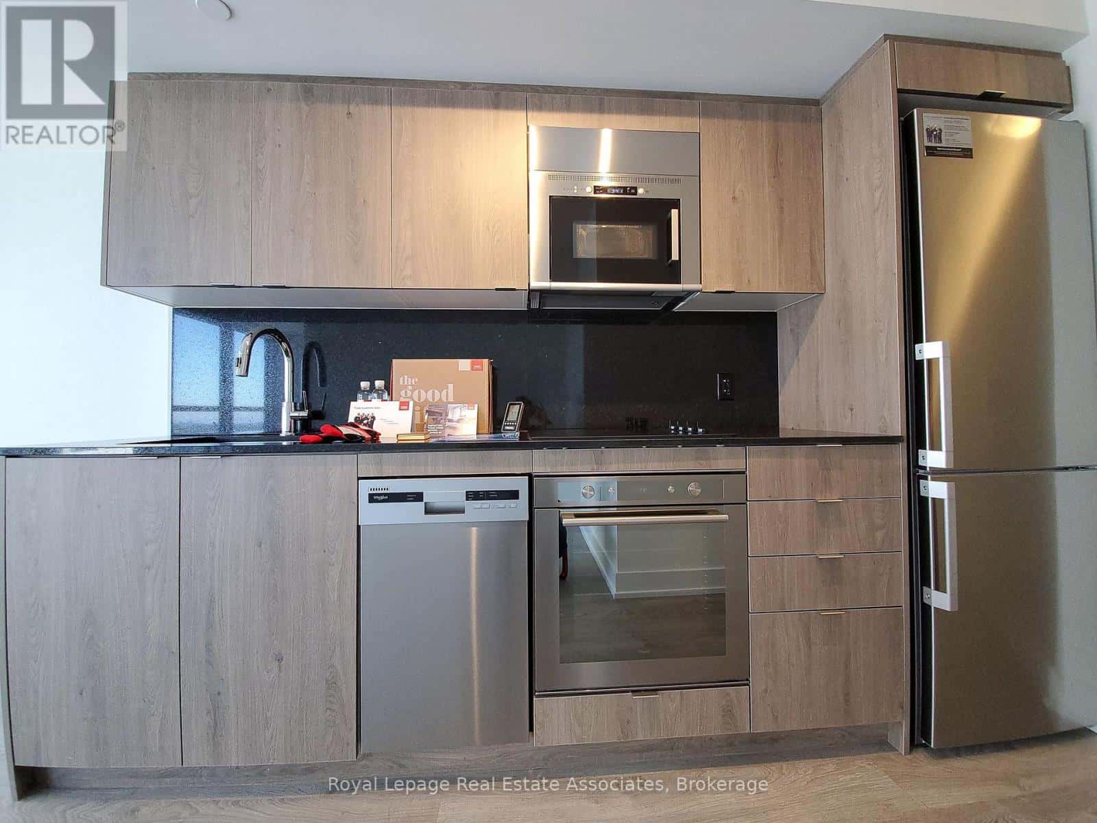 Toronto (Islington-City Centre West) — Toronto (Islington-City Centre West) - Photo 2 of 30