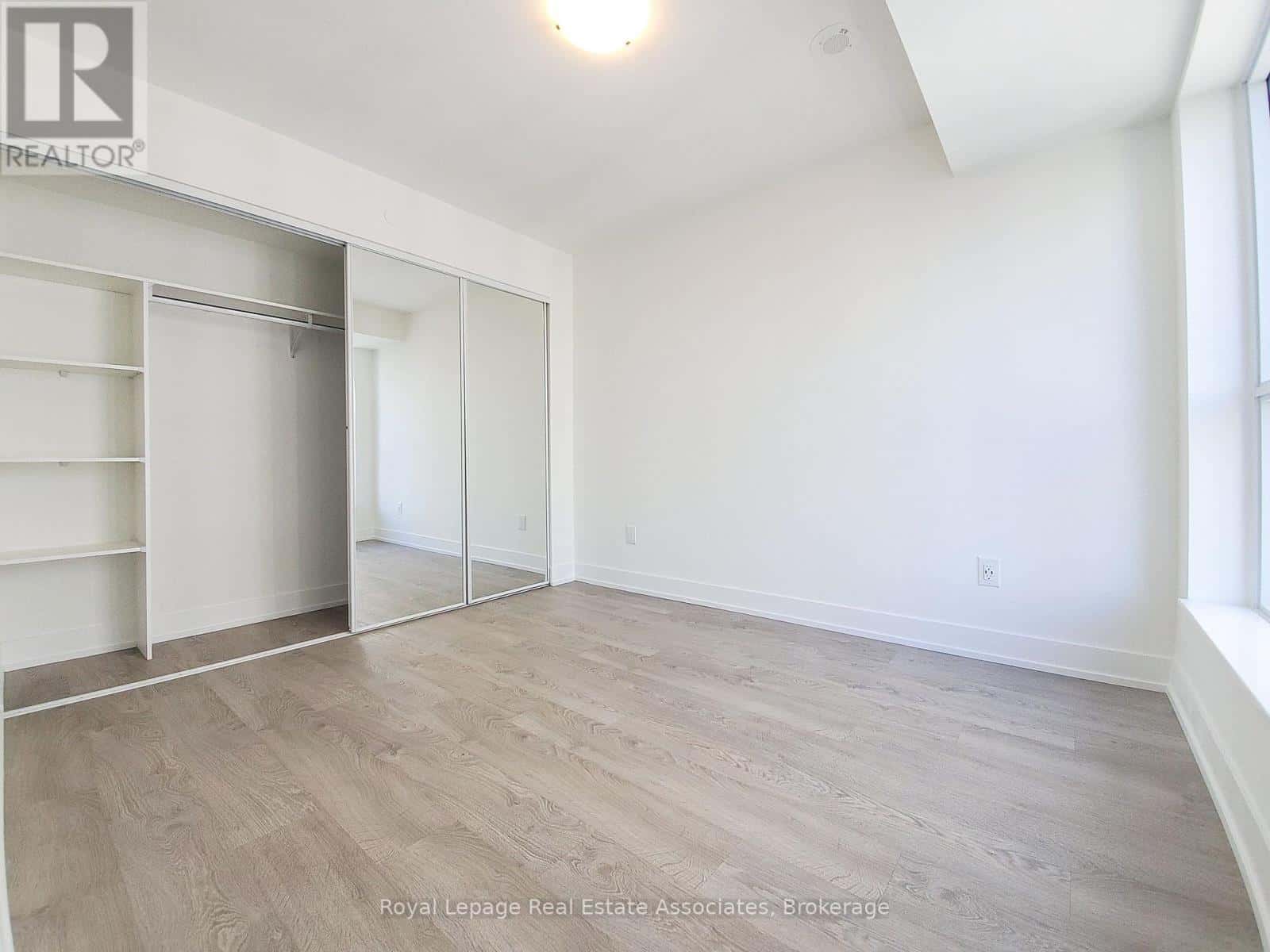 Toronto (Islington-City Centre West) — Toronto (Islington-City Centre West) - Photo 5 of 30