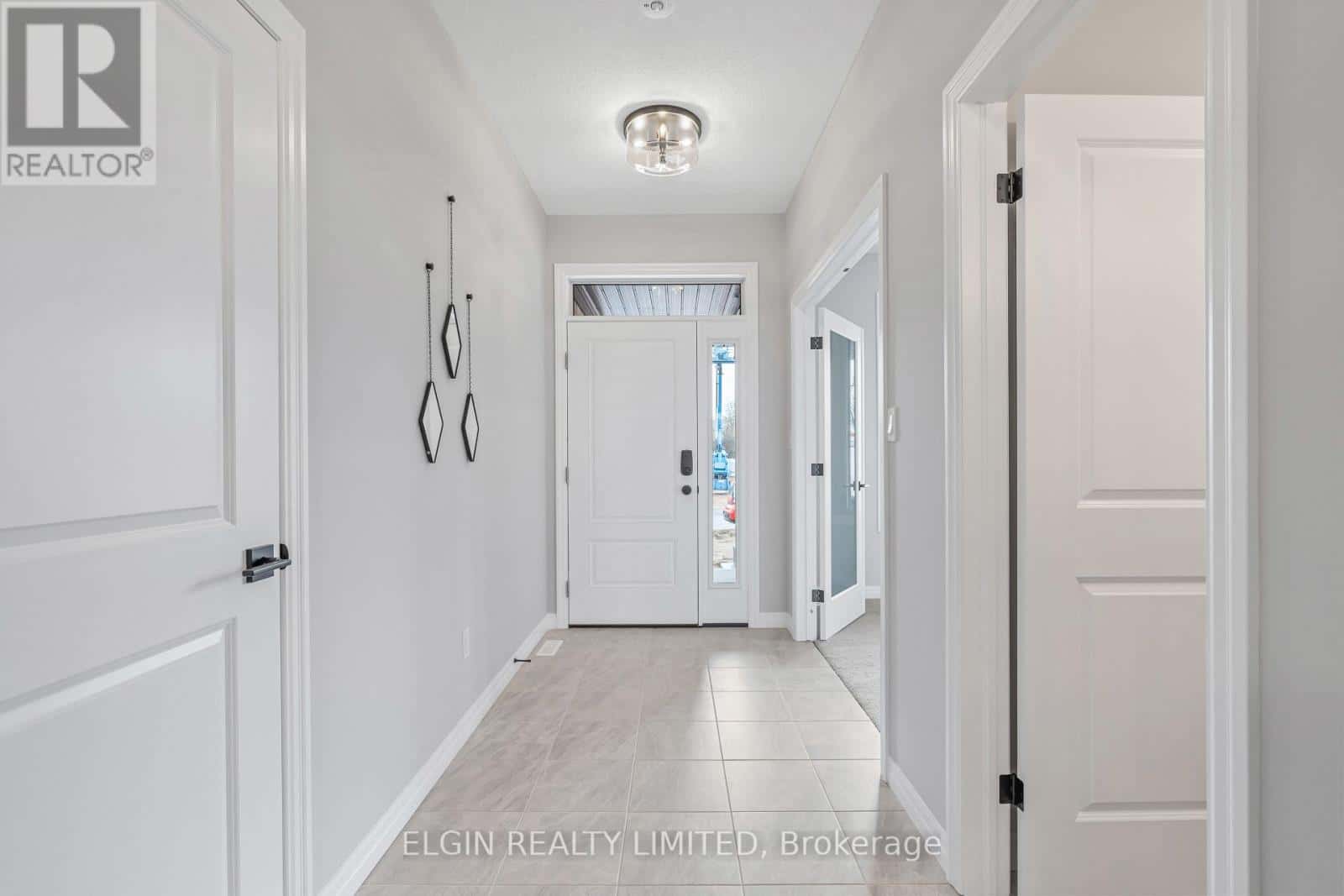 31 HEMLOCK CRESCENT — Aylmer, Ontario - Photo 3 of 39