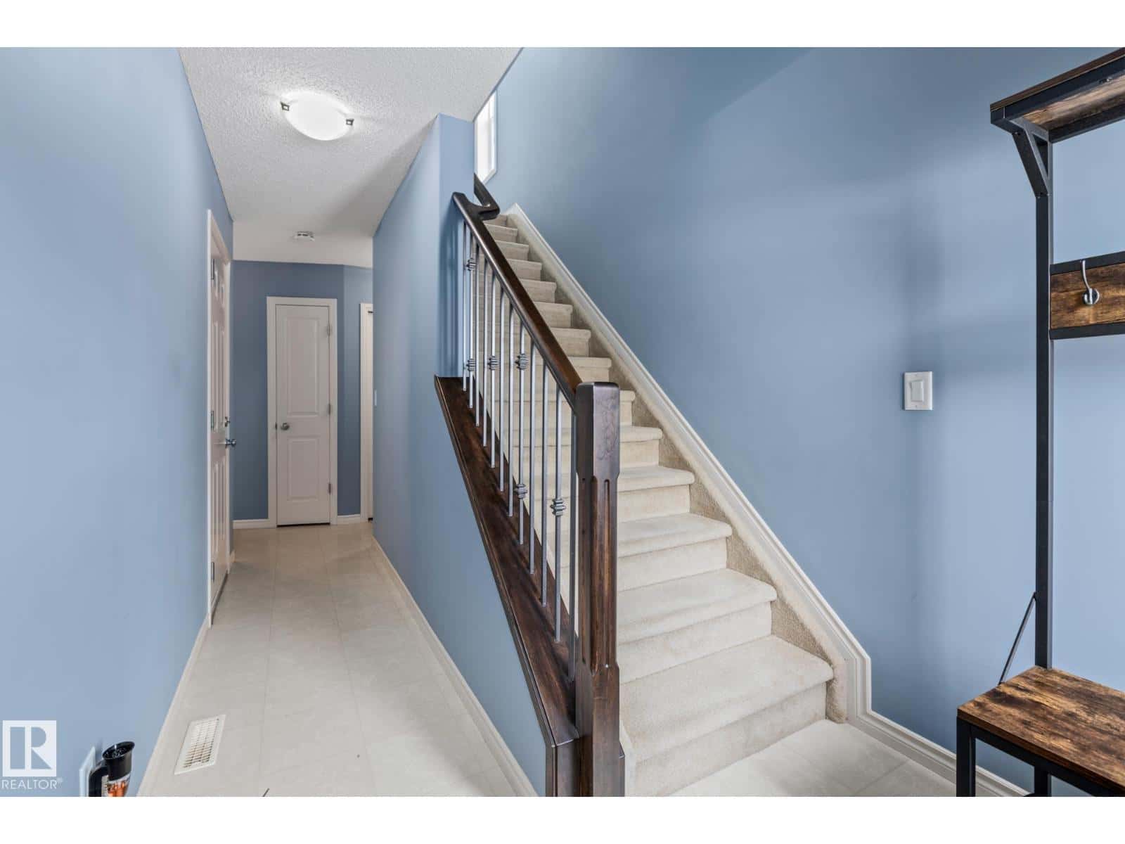 #4 9511 102 AV — Morinville, Alberta - Photo 3 of 33