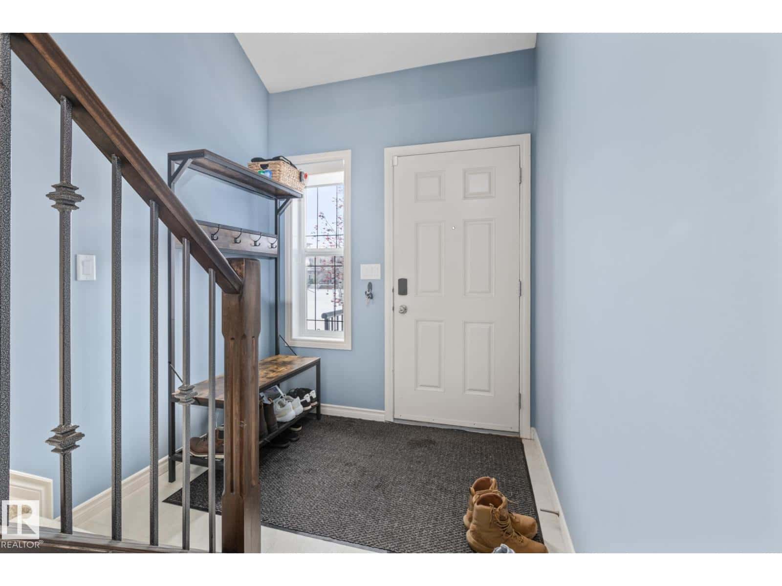 #4 9511 102 AV — Morinville, Alberta - Photo 4 of 33