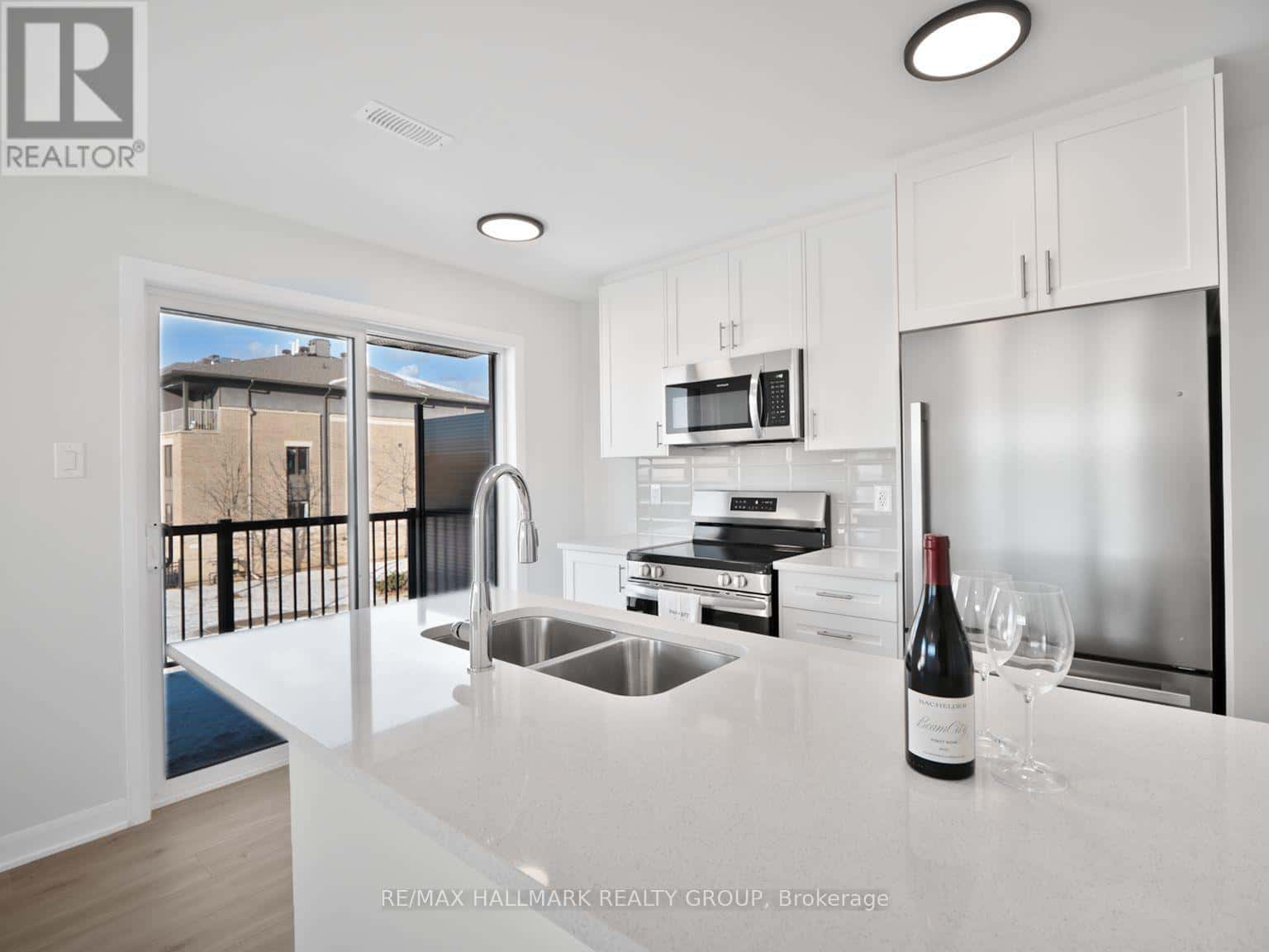 Ottawa — Ottawa - Photo 5 of 16