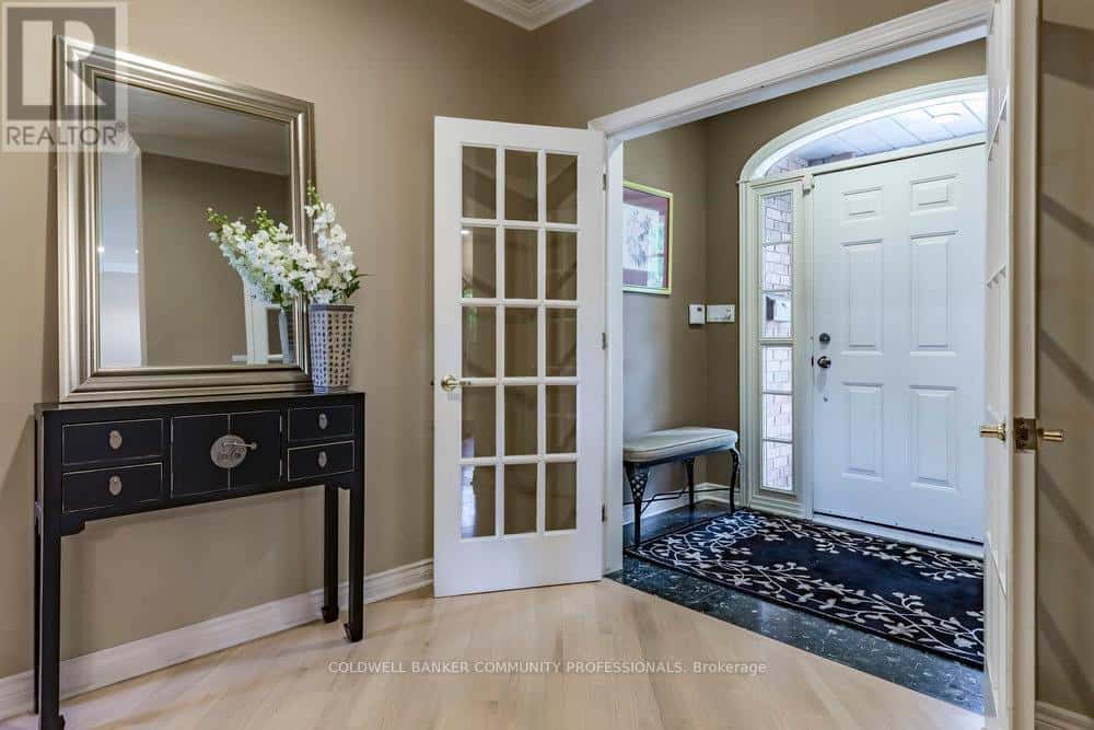 223 BRIAR HILL CRESCENT — Hamilton (Ancaster), Ontario - Photo 4 of 30