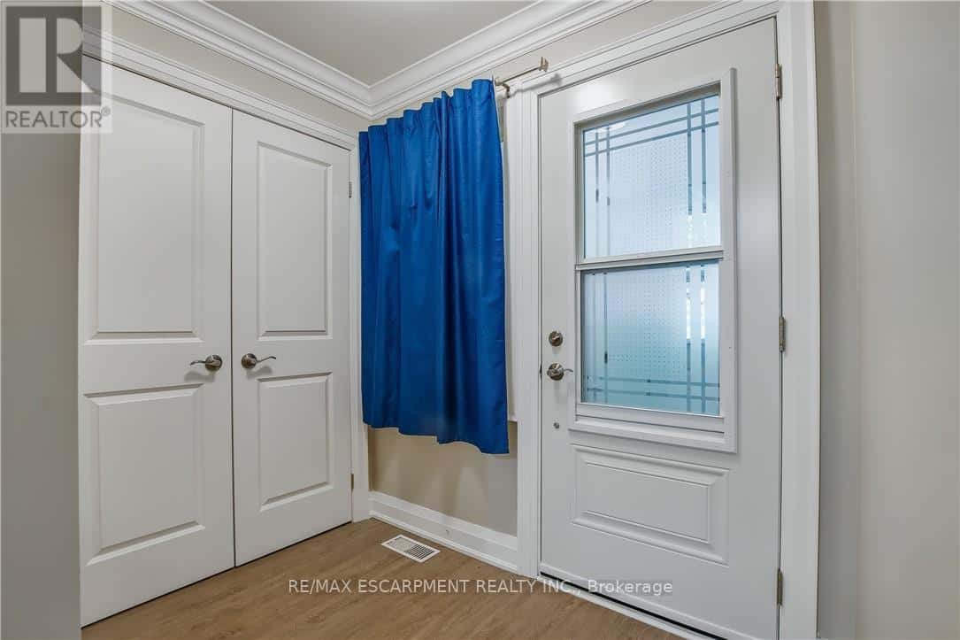 13 SISTER VARGA TERRACE — Hamilton (Kennedy), Ontario - Photo 5 of 32