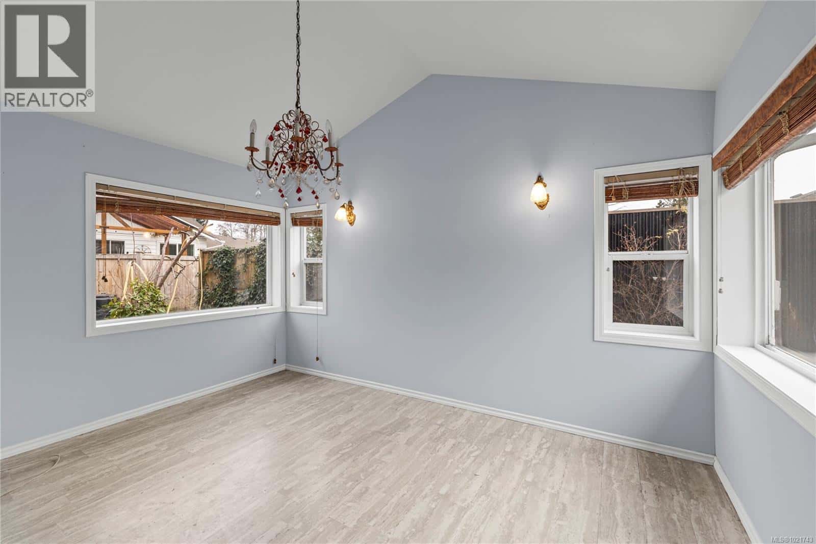 930 Mulholland Dr — French Creek, British Columbia - Photo 4 of 38