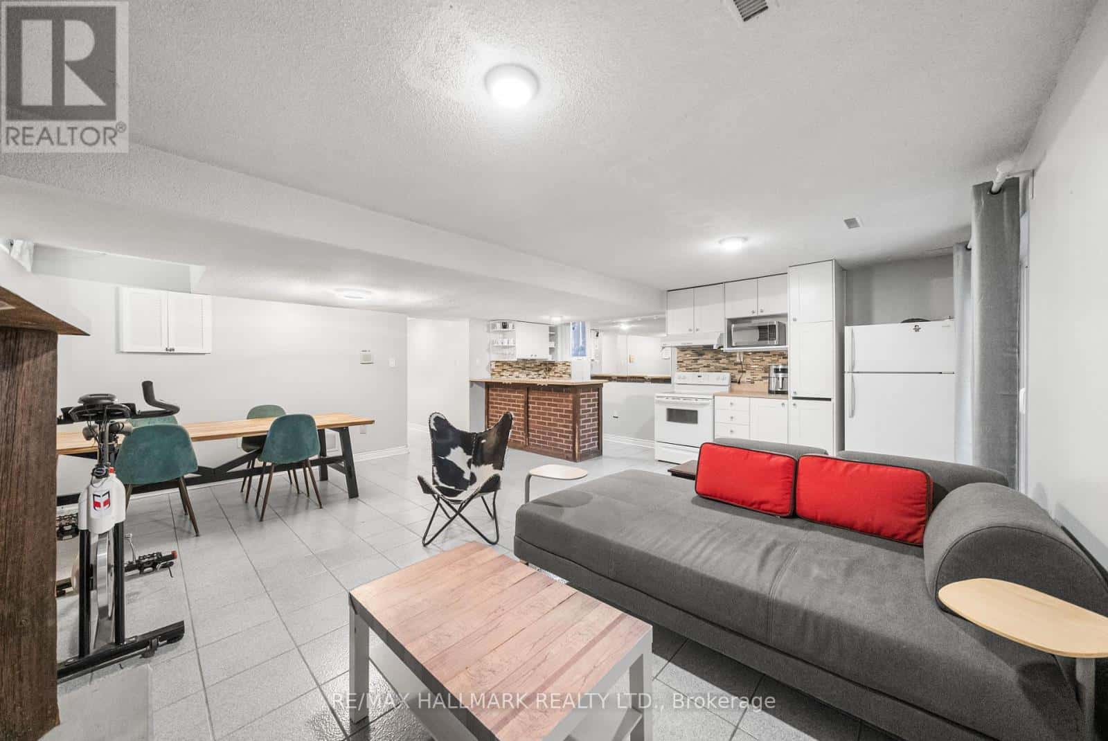 Toronto (Highland Creek) — Toronto (Highland Creek) - Photo 3 of 42