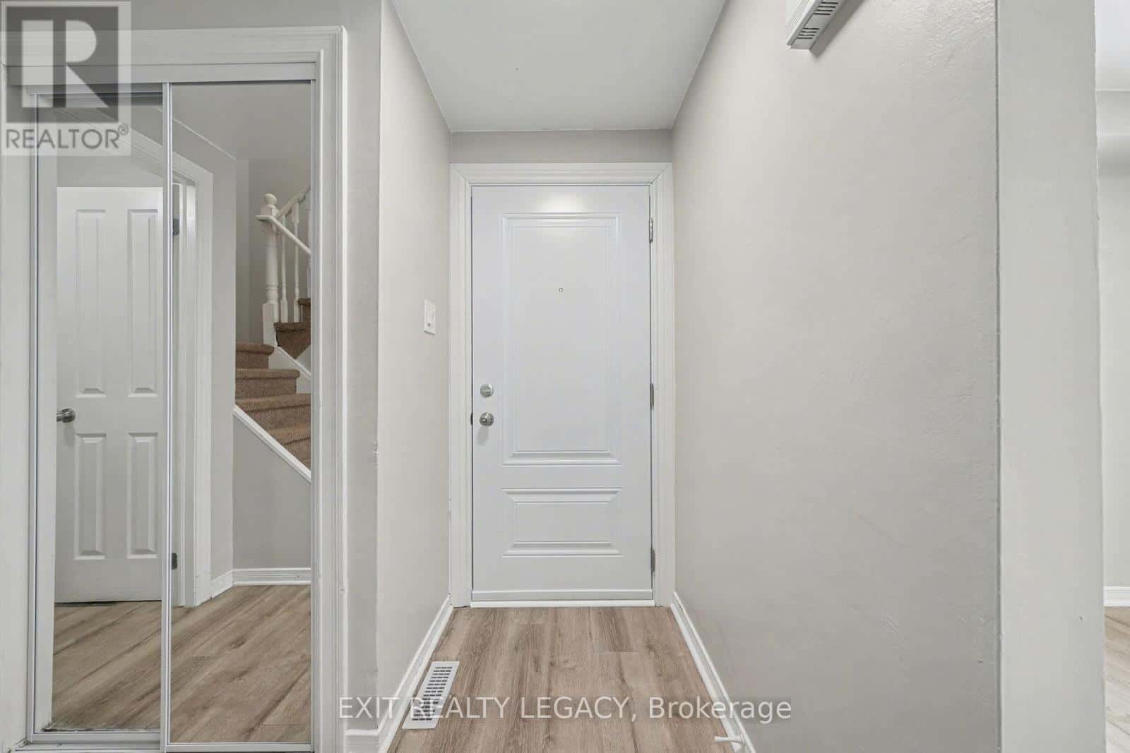 Barrie (Northwest) — Barrie (Northwest) - Photo 4 of 24