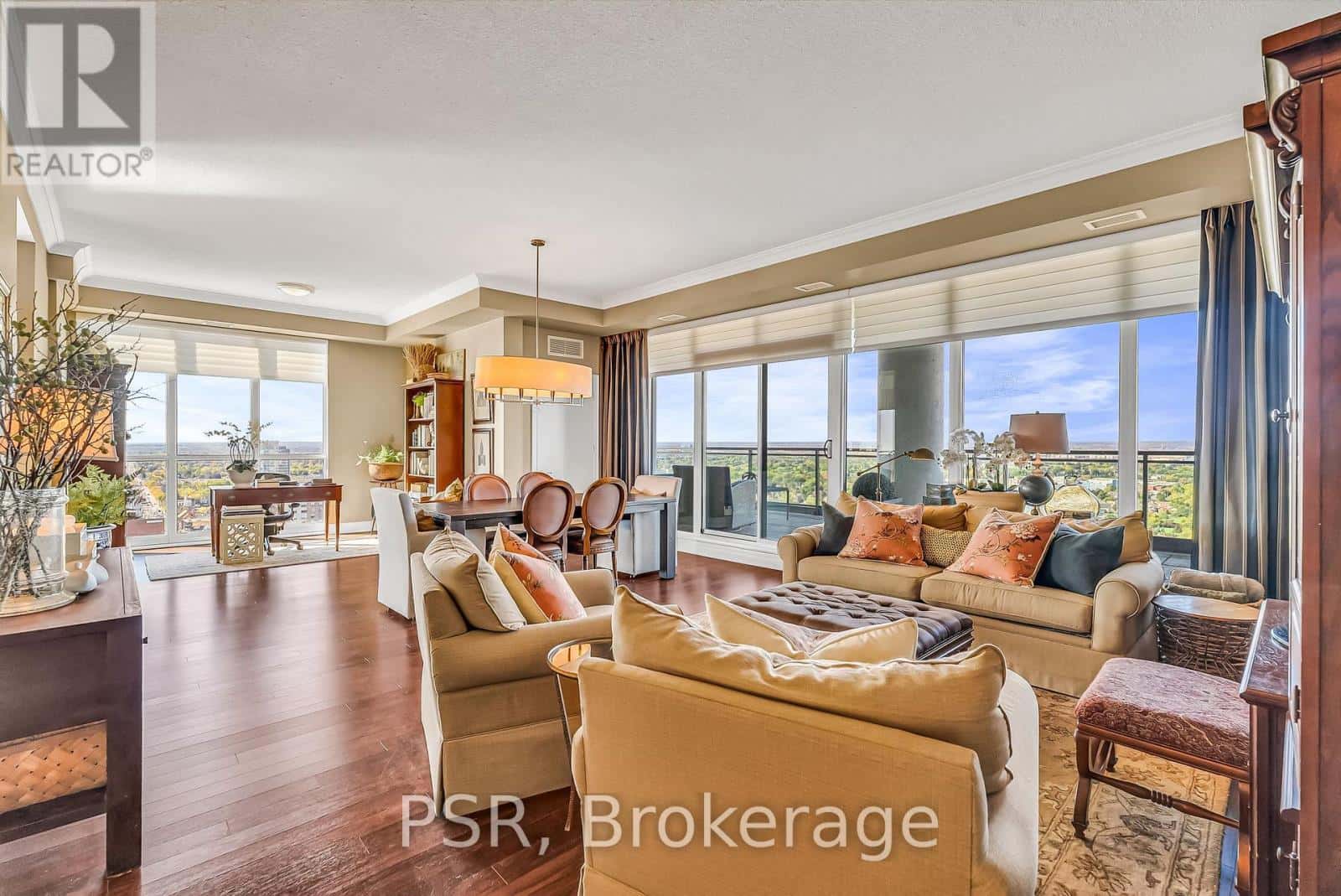 LPH 2603 - 100 JOHN STREET — Brampton (Downtown Brampton), Ontario - Photo 2 of 31