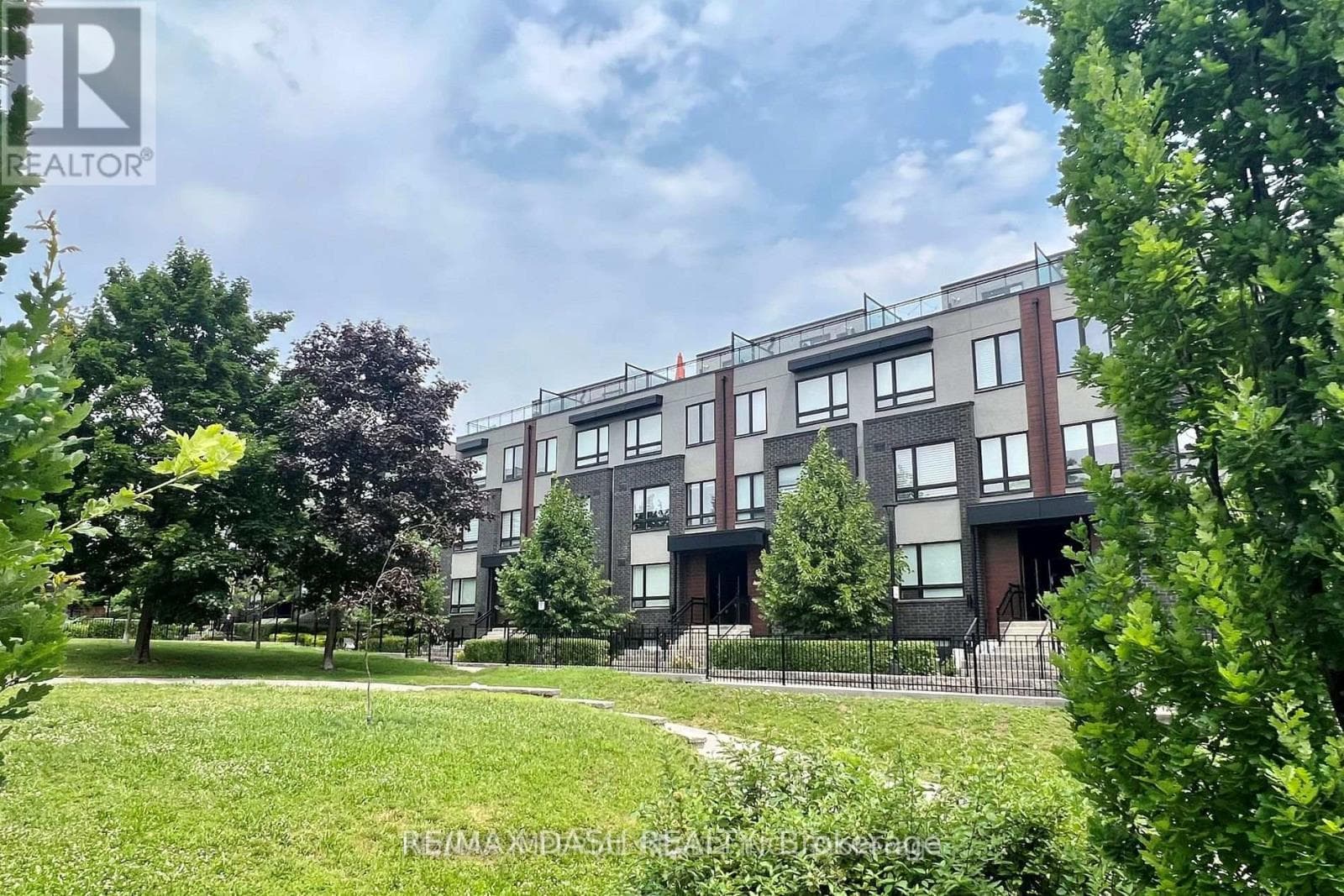 204 - 1130 BRIAR HILL AVENUE — Toronto (Briar Hill-Belgravia), Ontario - Main photo