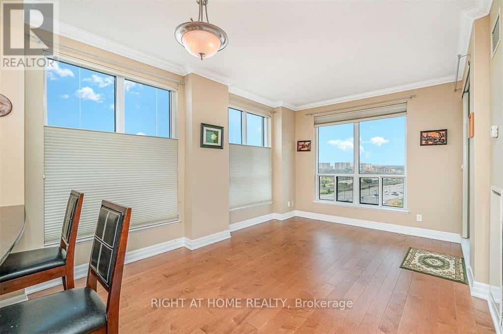 Toronto (Mimico) — Toronto (Mimico) - Photo 5 of 31