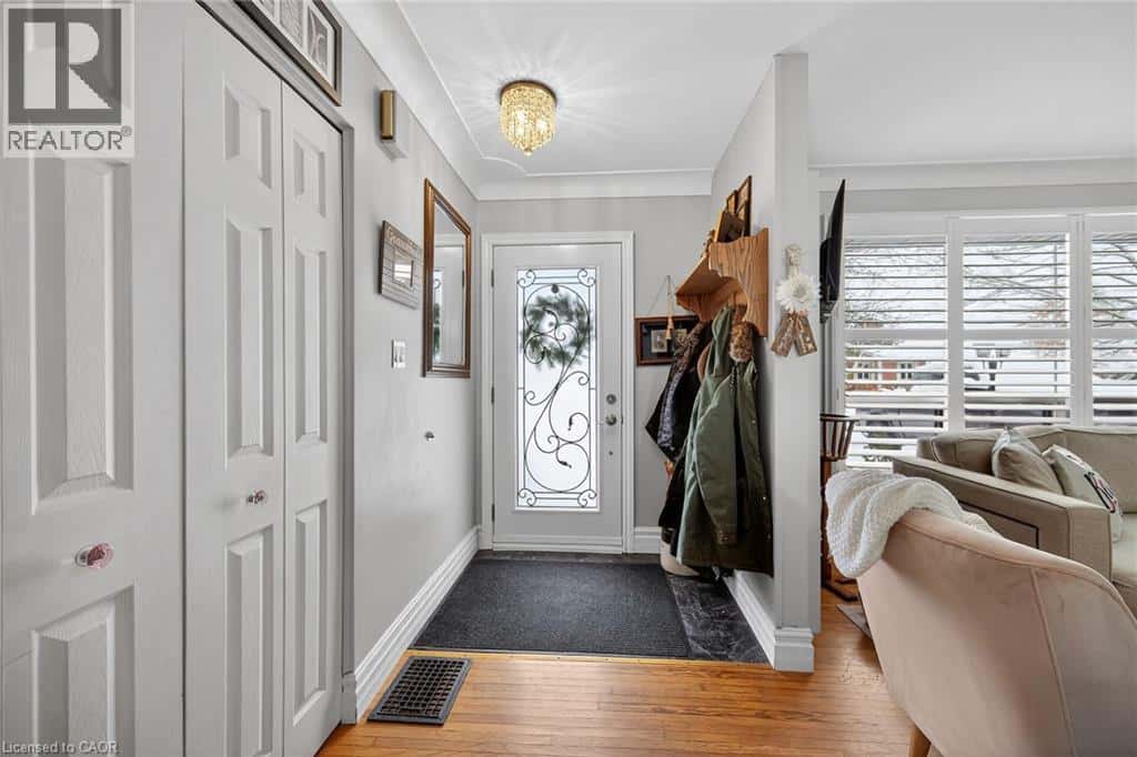 52 LORNE Avenue — Burford, Ontario - Photo 4 of 49