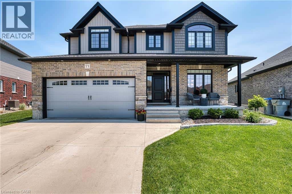 71 FORBES Crescent — Listowel, Ontario - Photo 2 of 50