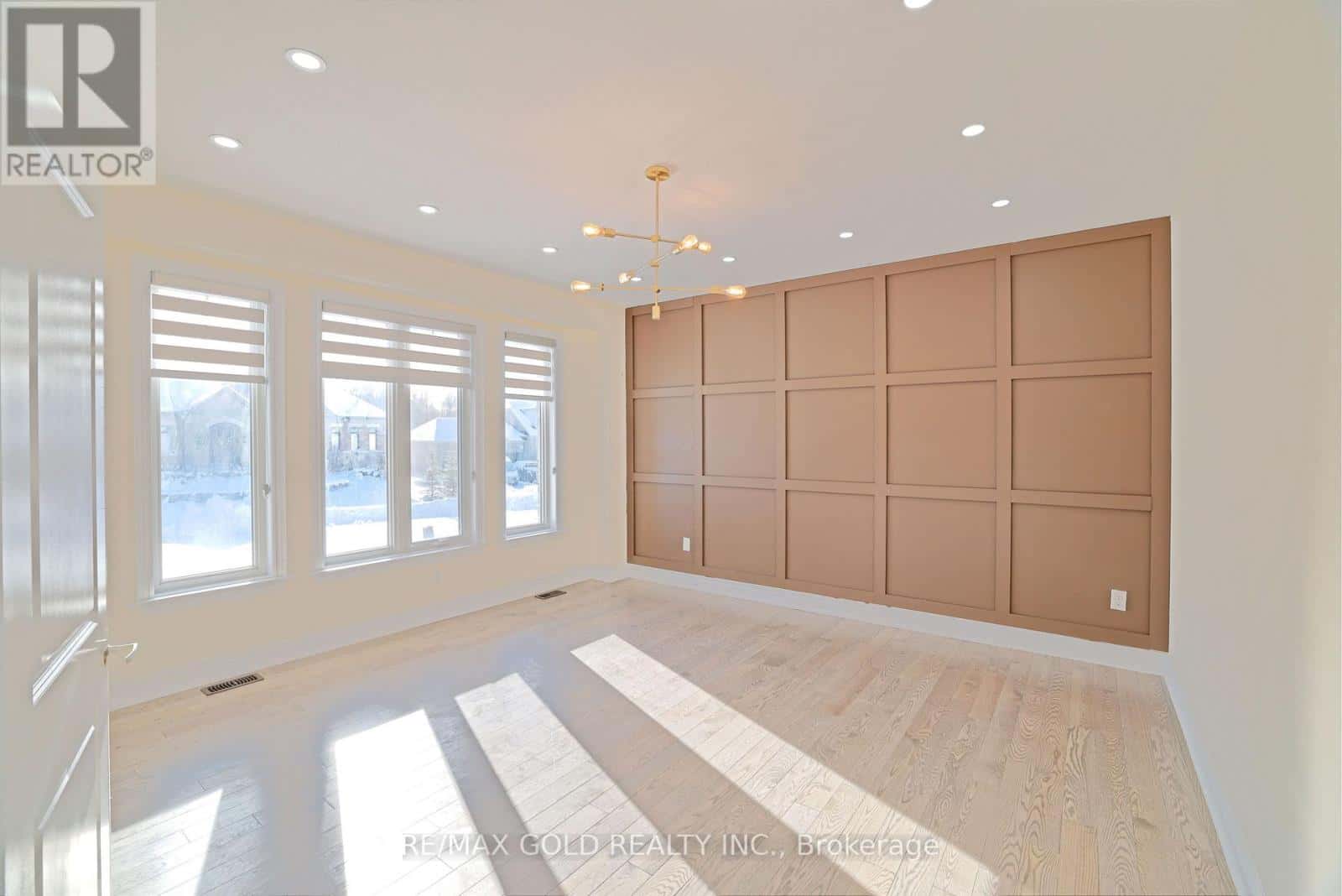 10 STEWART CRESCENT — Essa (Thornton), Ontario - Photo 5 of 50