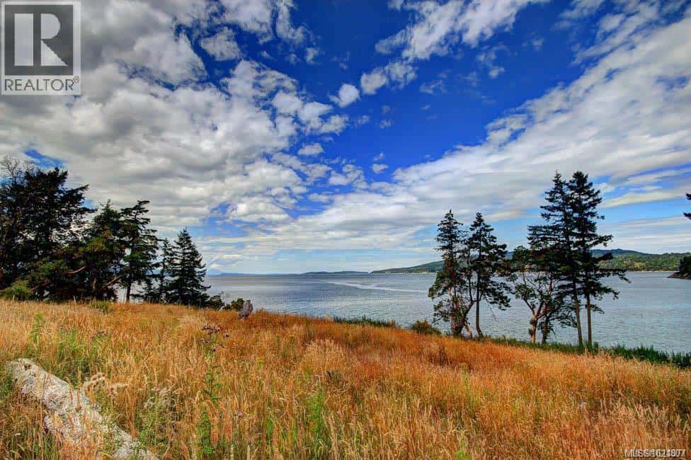 128 Narrows West Rd — Salt Spring, British Columbia - Photo 3 of 8