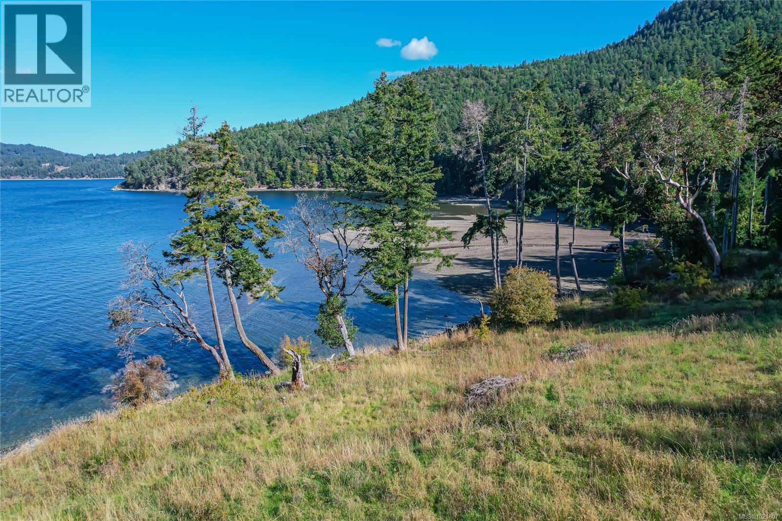 128 Narrows West Rd — Salt Spring, British Columbia - Photo 5 of 8