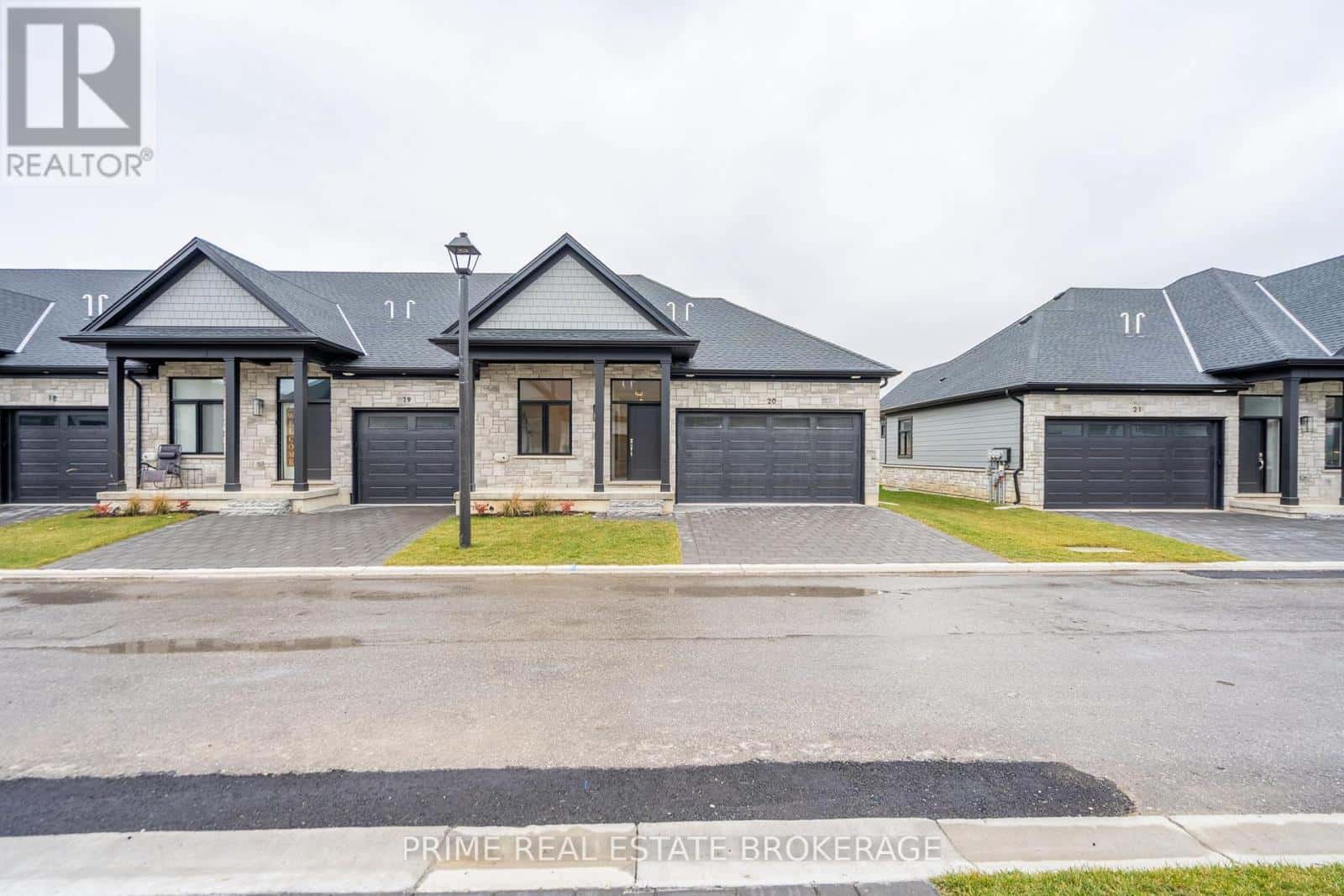 4 - 62 COMPASS TRAIL — Central Elgin (Port Stanley), Ontario - Photo 2 of 22