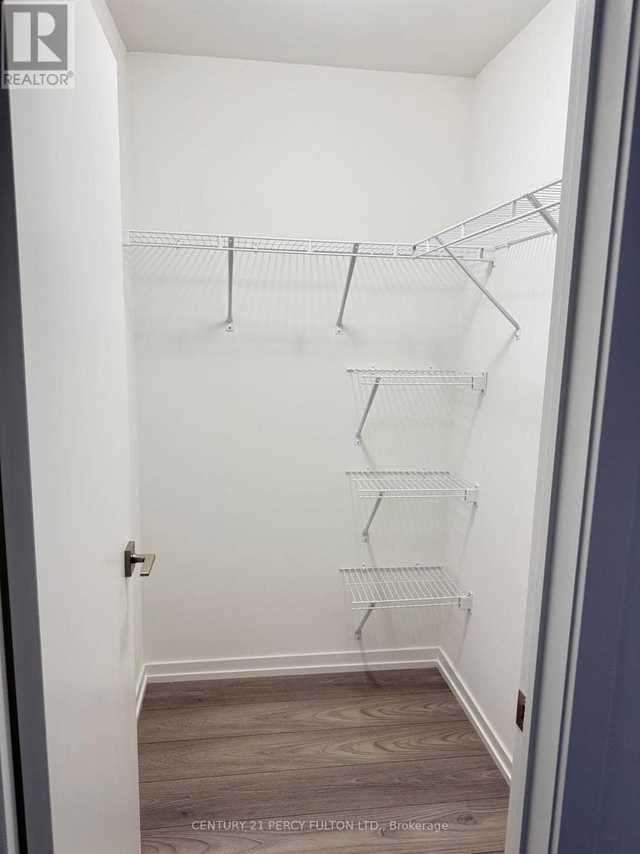 23 - 17 LYTHAM GREEN CIRCLE — Newmarket (Glenway Estates) - Main photo