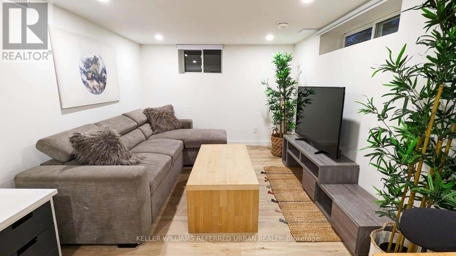 Toronto (Humber Heights) — Toronto (Humber Heights) - Photo 4 of 19