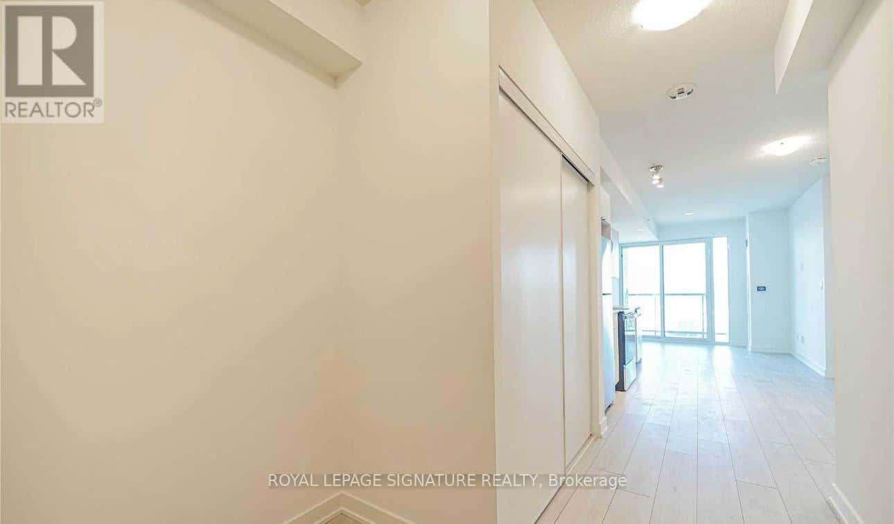 B520 - 3200 DAKOTA COMMON — Burlington (Alton), Ontario - Photo 5 of 19