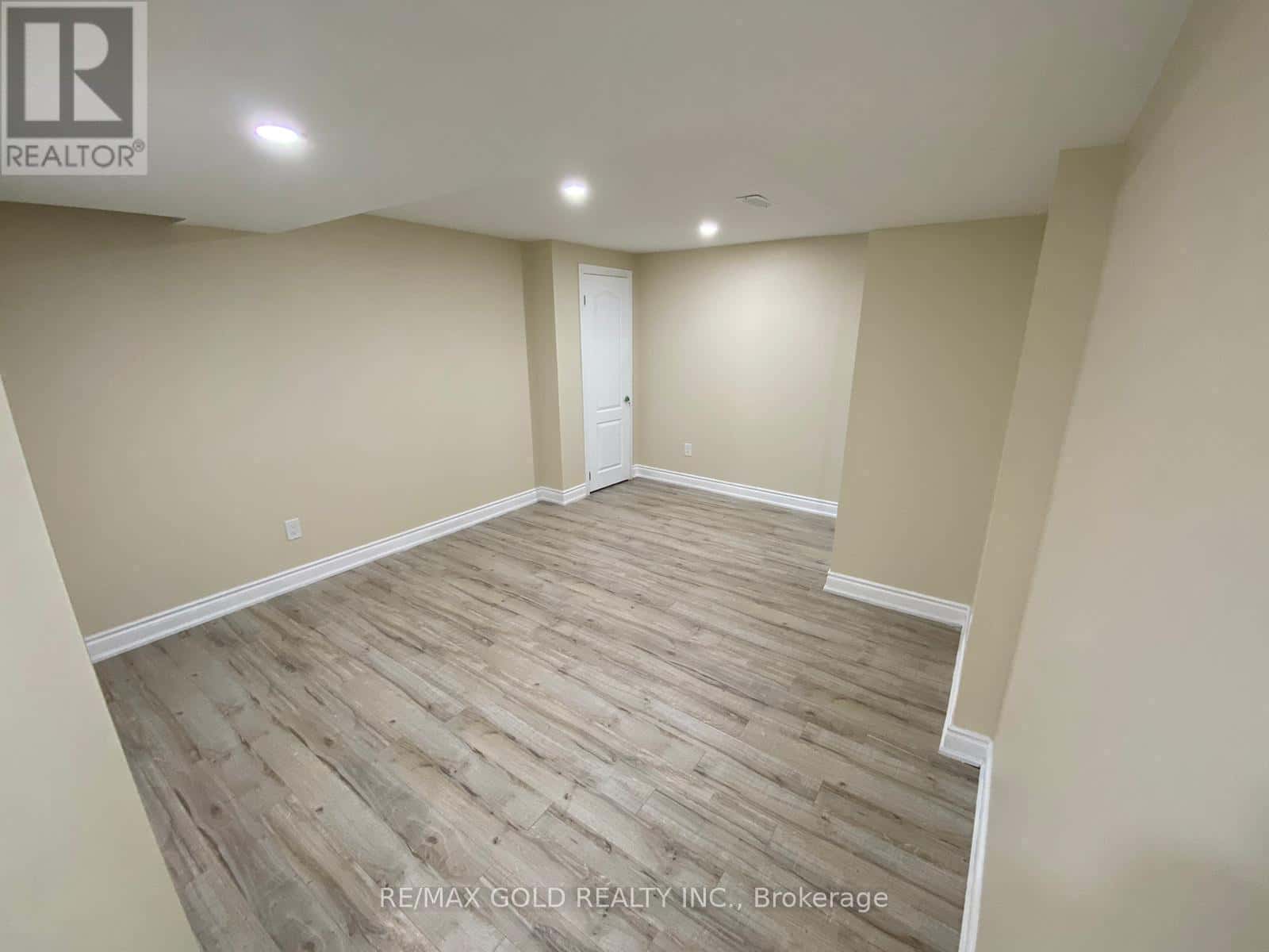 Milton (BE Beaty) — Milton (BE Beaty) - Photo 2 of 14