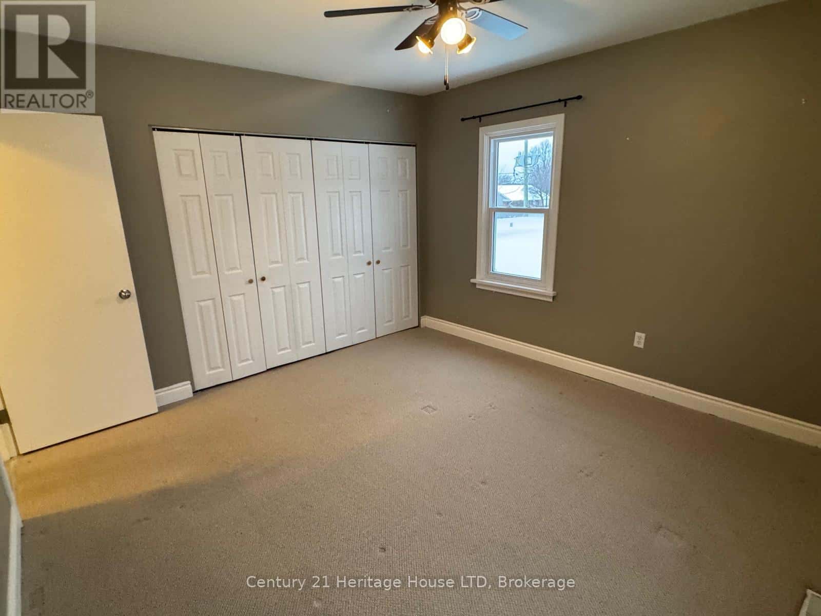 Fort Erie (Ridgeway), Ontario — Fort Erie (Ridgeway), Ontario - Photo 3 of 13