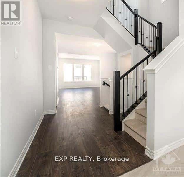 14 RACEMOSE STREET — Ottawa - Photo 2 of 9