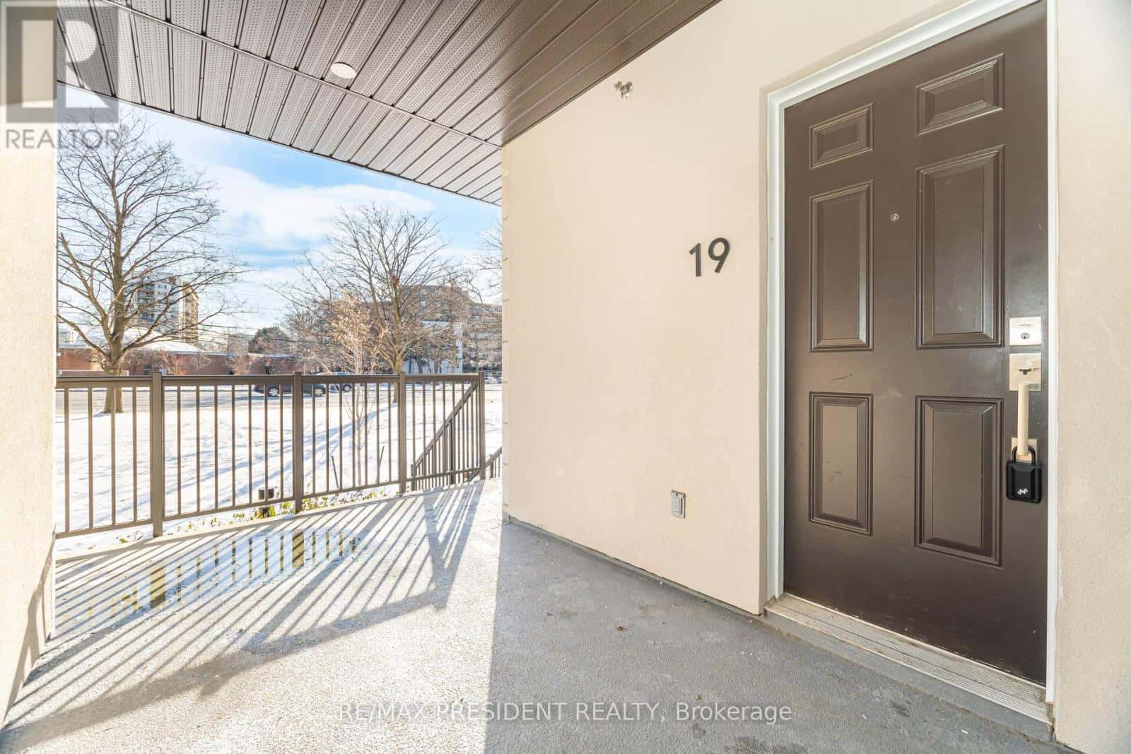 19 - 4015 HICKORY DRIVE — Mississauga (Rathwood) - Photo 5 of 44