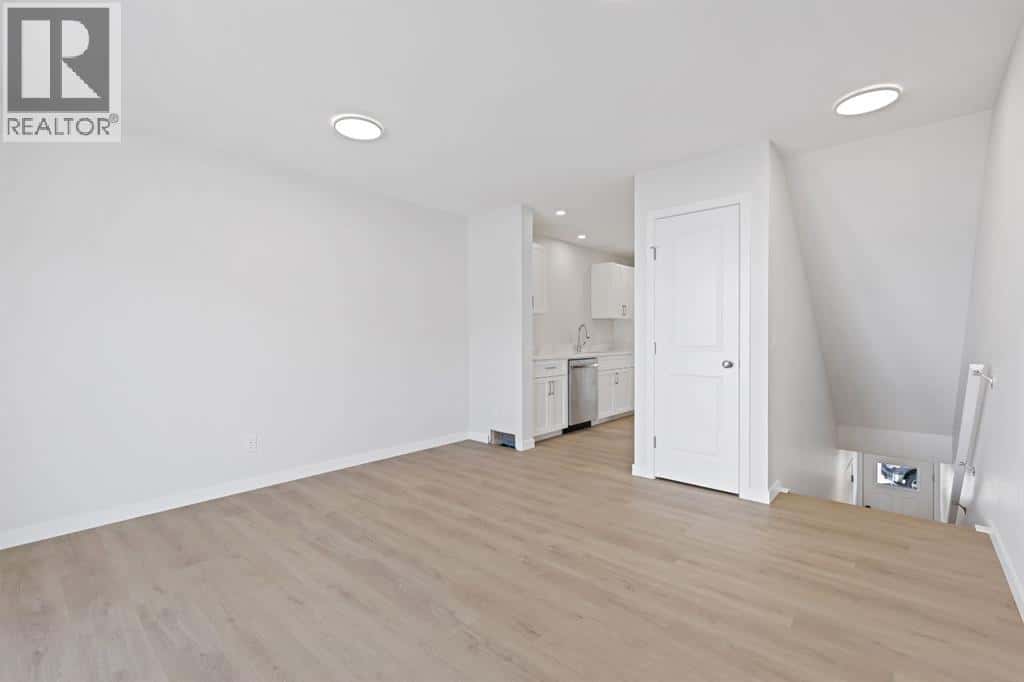 10 Park Lane — Didsbury, Alberta - Photo 5 of 28