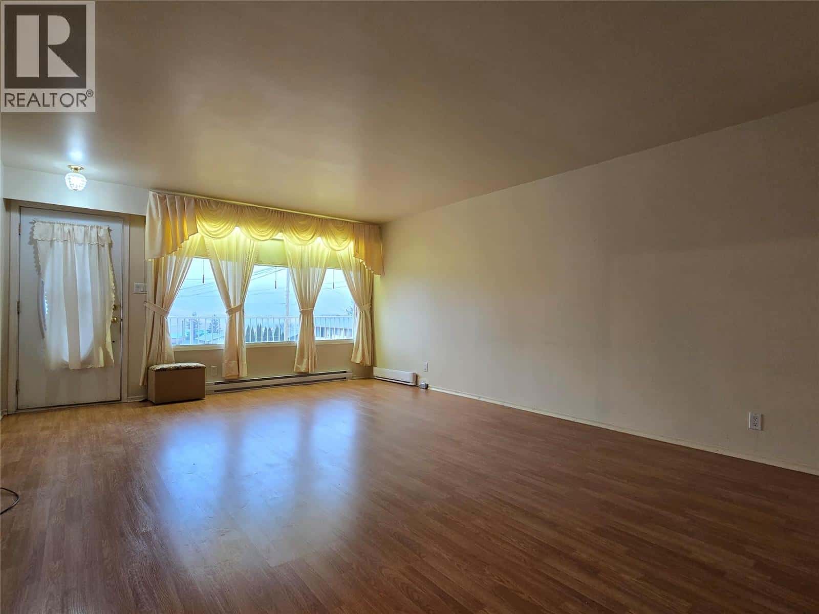 1223 Sunvalley Crescent — Cache Creek, British Columbia - Photo 3 of 28