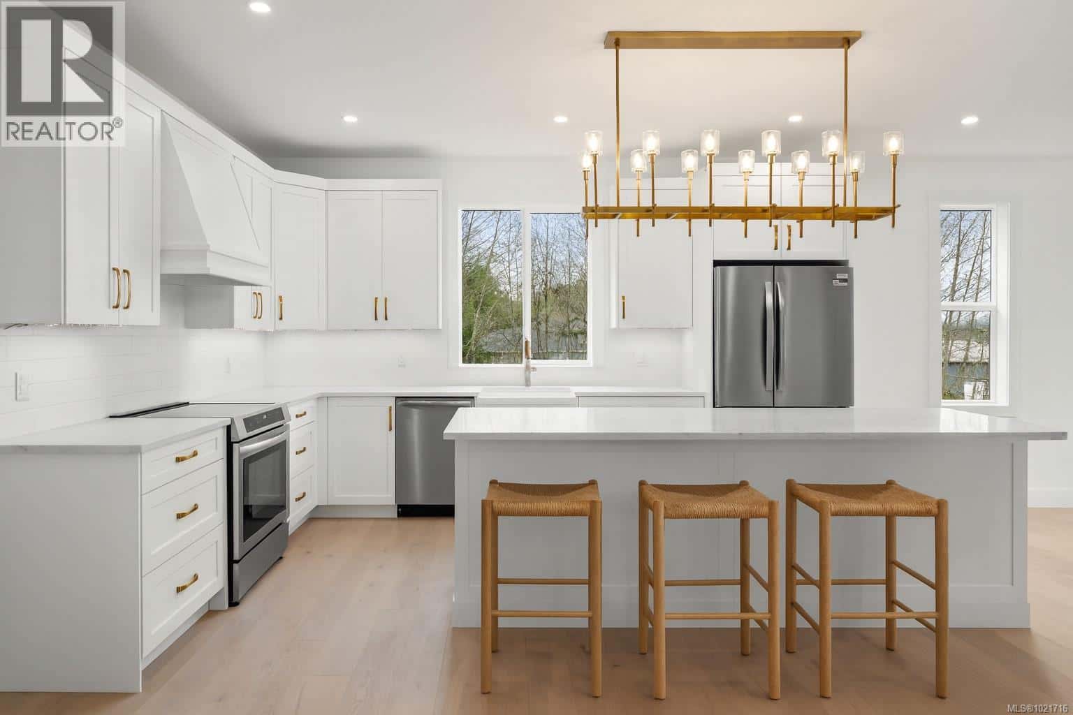 276 Tal Rd — Lake Cowichan, British Columbia - Photo 5 of 25