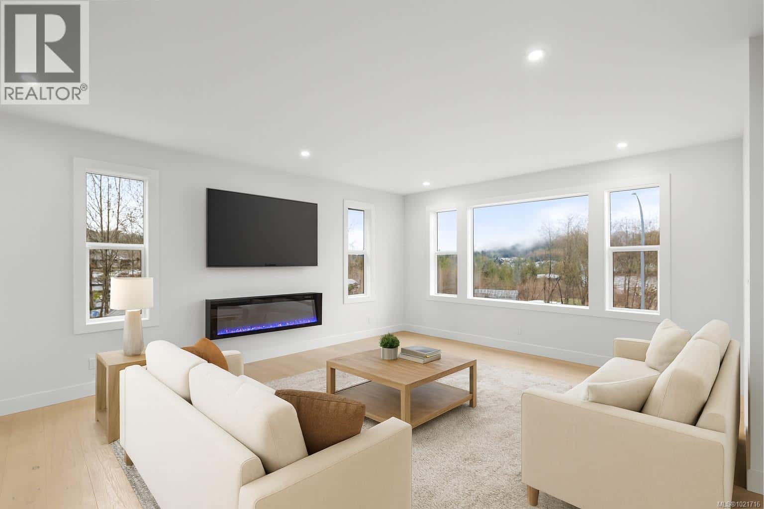 276 Tal Rd — Lake Cowichan, British Columbia - Photo 3 of 25