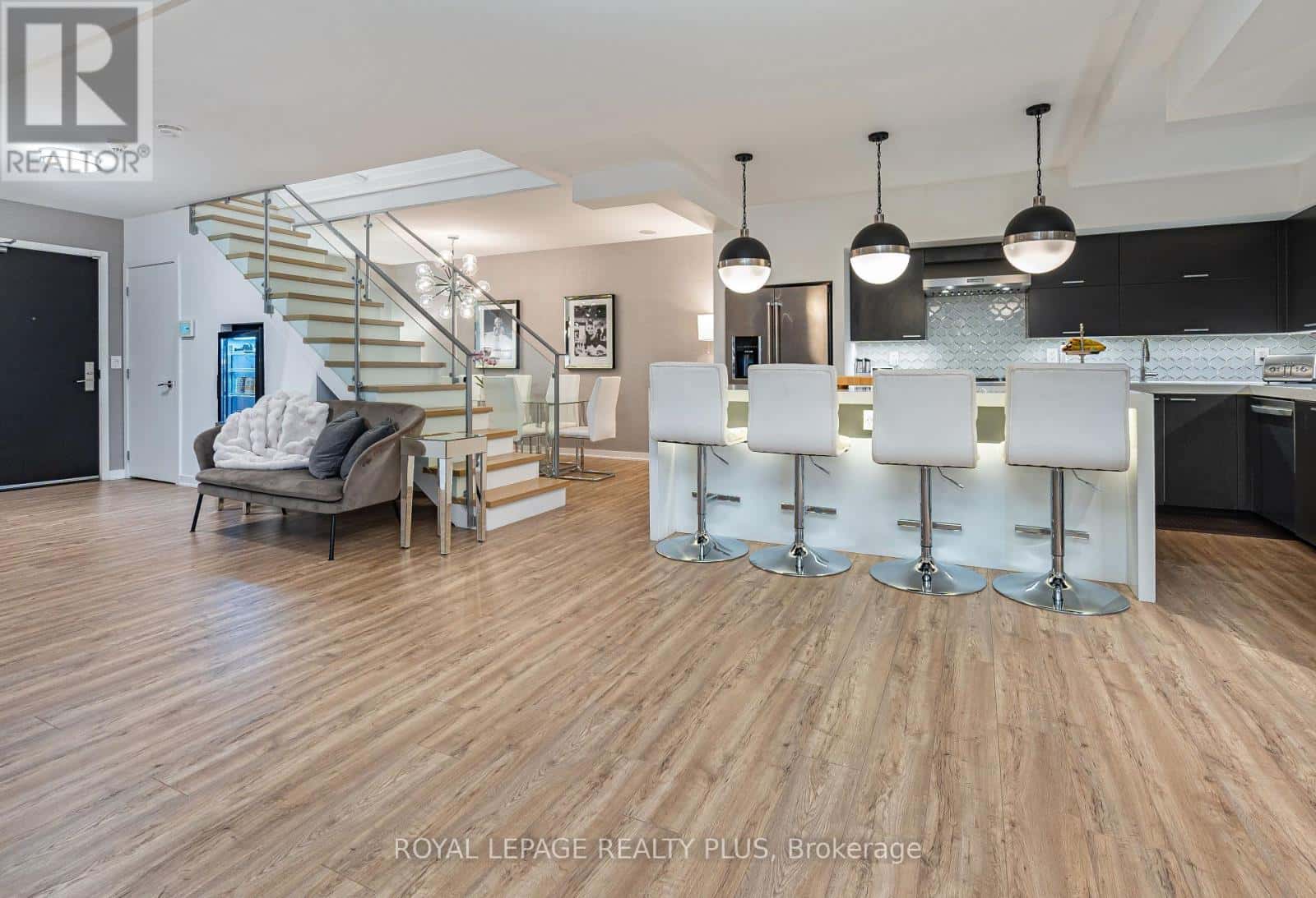 117 - 55 STEWART STREET — Toronto (Waterfront Communities) - Photo 3 of 38