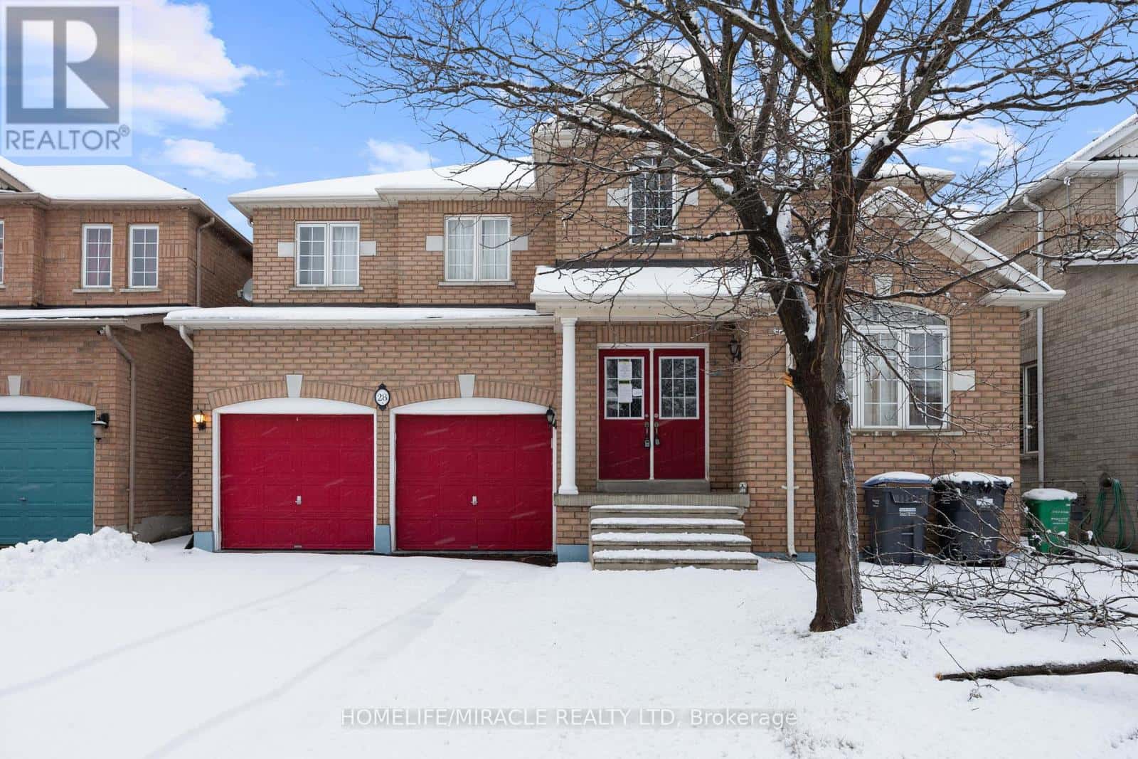 28 BRAMFIELD STREET — Brampton (Fletcher's Meadow), Ontario - Photo 2 of 41