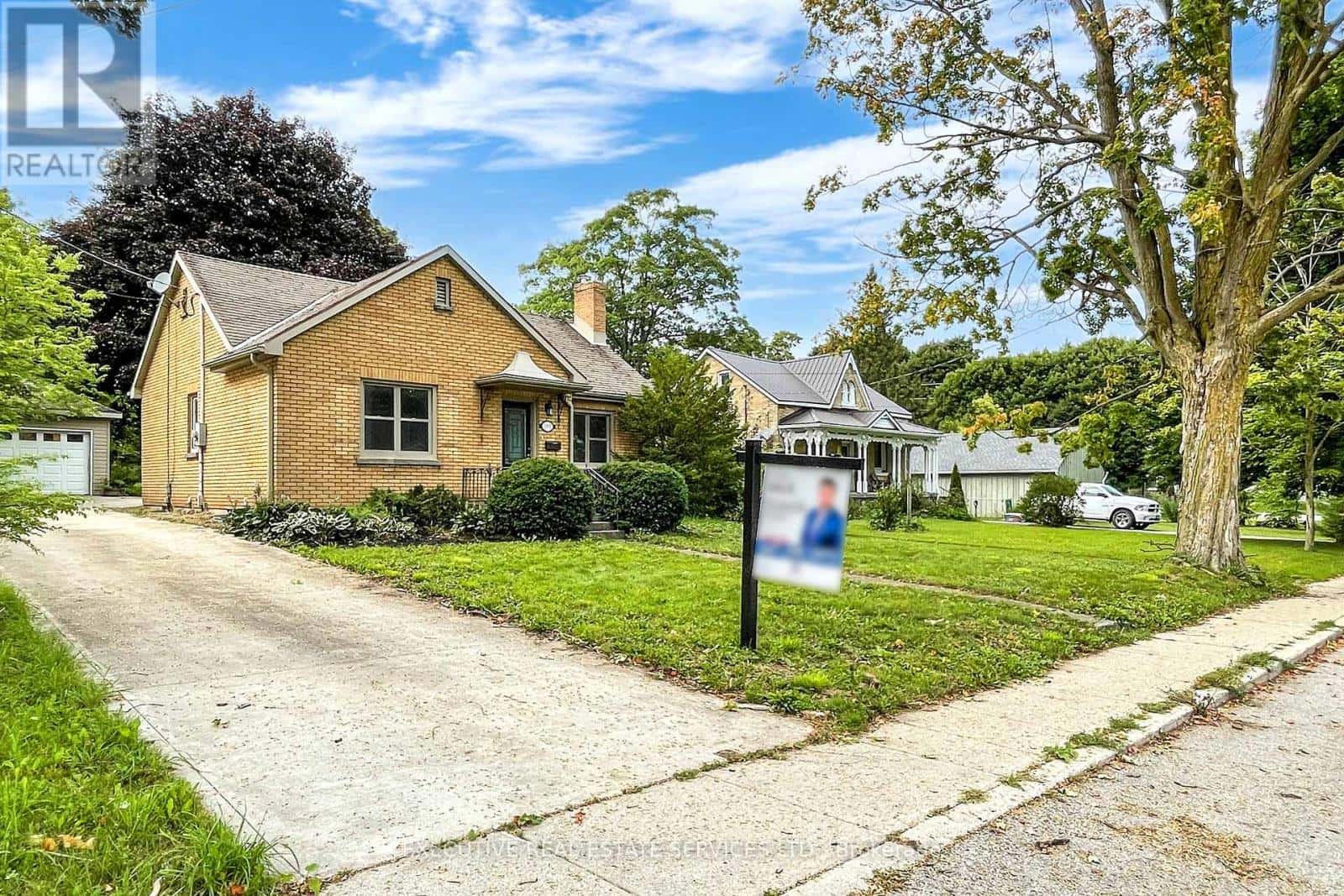 183 BIRMINGHAM STREET E — Wellington North (Mount Forest), Ontario - Photo 2 of 40