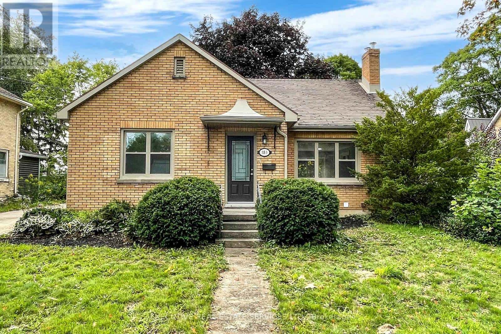 183 BIRMINGHAM STREET E — Wellington North (Mount Forest), Ontario - Photo 4 of 40