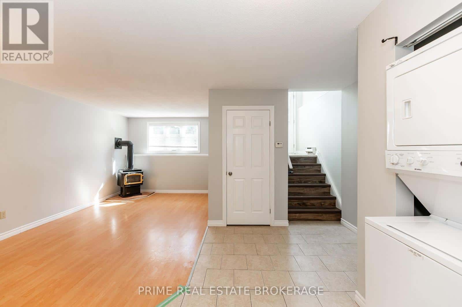 London South (South H) — London South (South H) - Photo 4 of 30