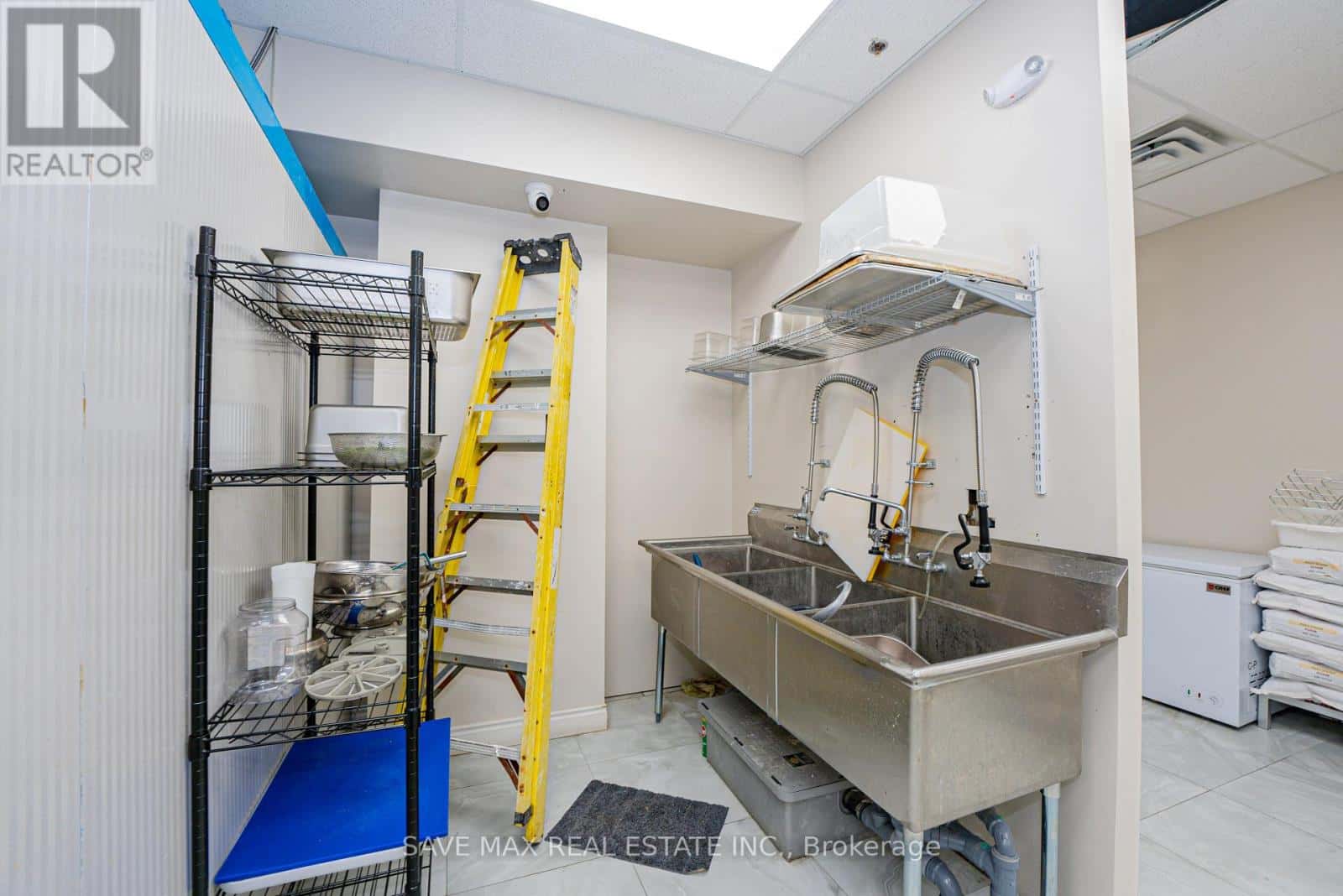 103 - 60 FREDERICK STREET — Kitchener - Photo 2 of 23