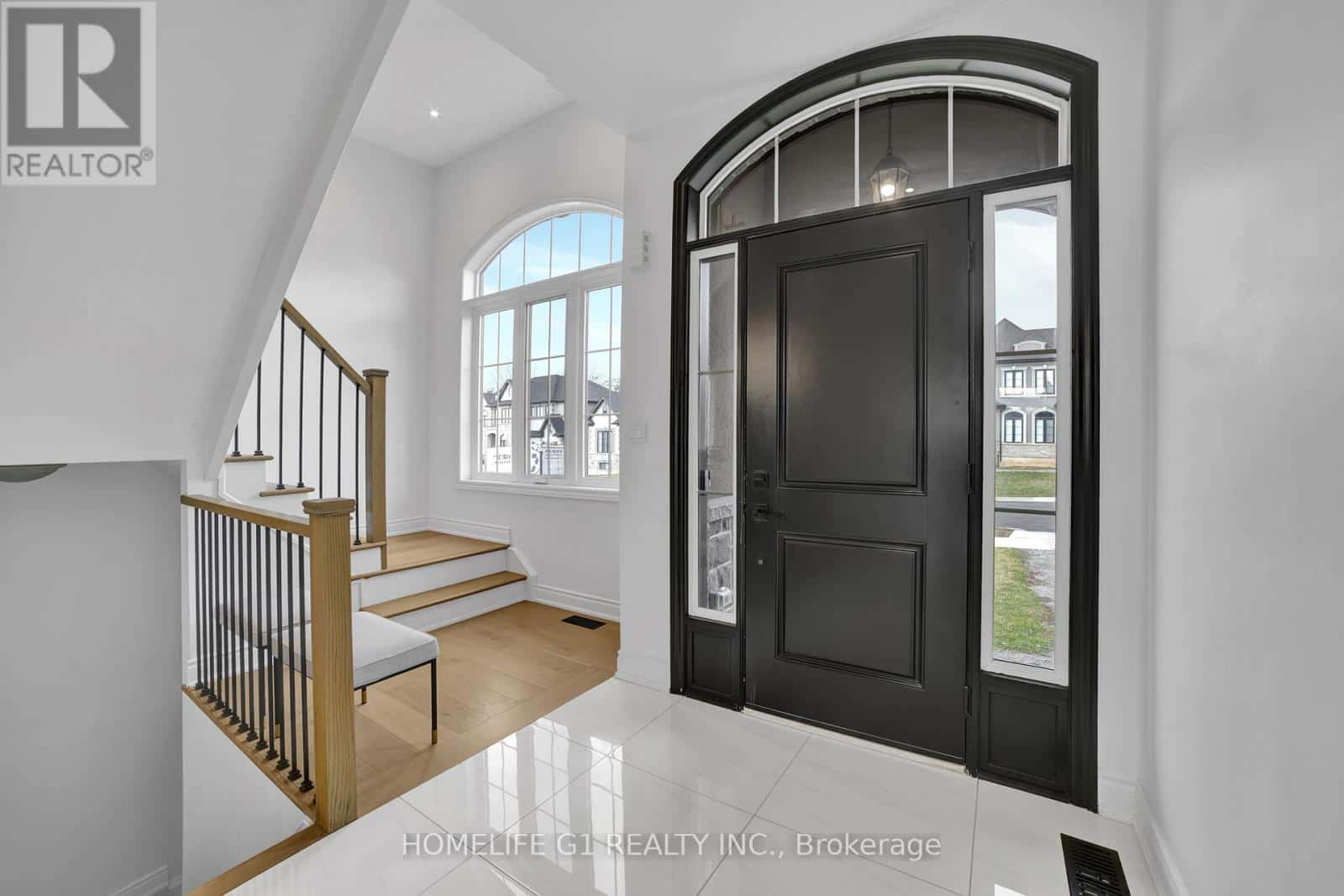 Hamilton (Ancaster) — Hamilton (Ancaster) - Photo 4 of 50