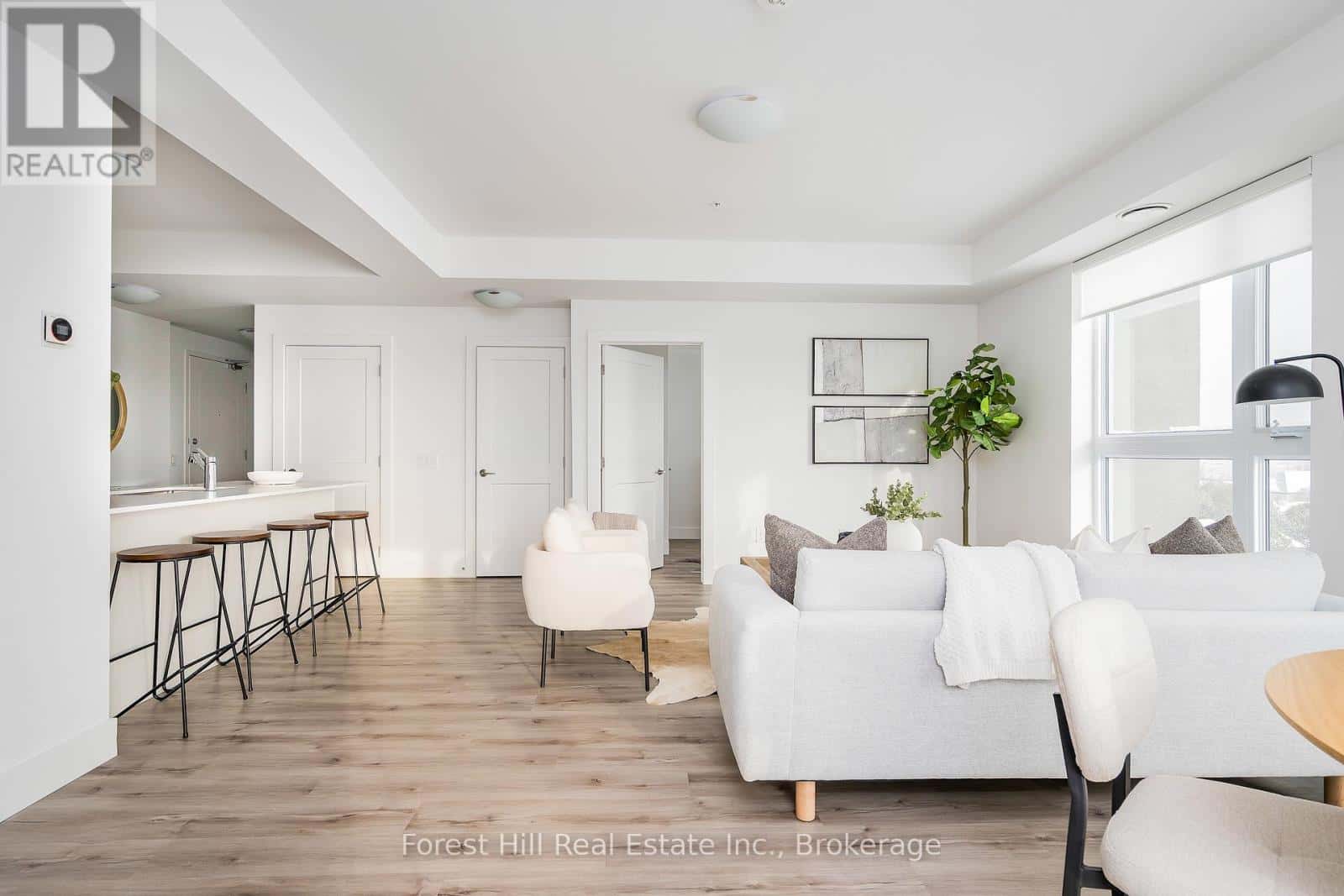 518 - 4 KIMBERLY LANE — Collingwood, Ontario - Photo 2 of 45