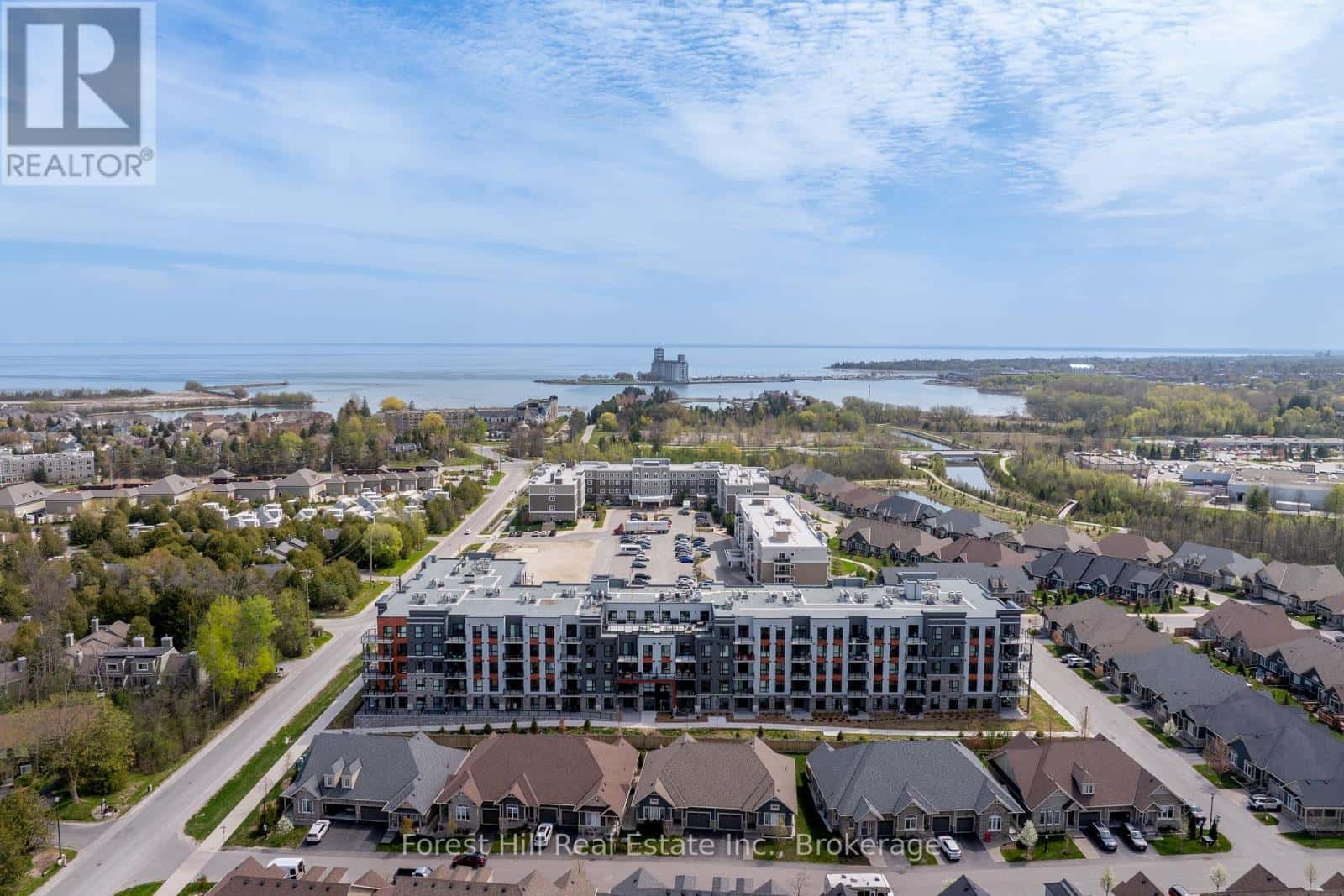 518 - 4 KIMBERLY LANE — Collingwood, Ontario - Photo 4 of 45