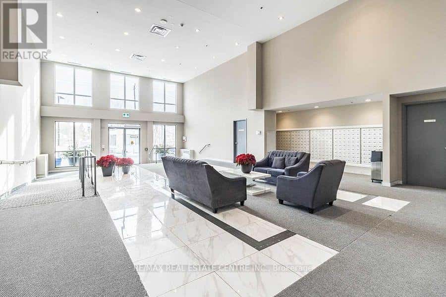 638 - 22 EAST HAVEN DRIVE — Toronto (Guildwood), Ontario - Photo 3 of 23