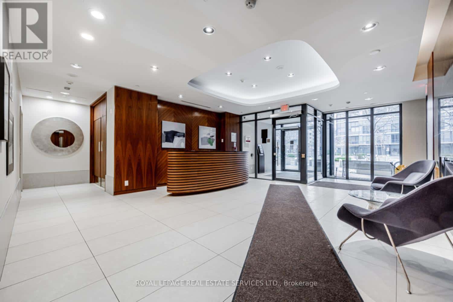 1710 - 1 VALHALLA INN ROAD — Toronto (Islington-City Centre West), Ontario - Photo 3 of 24