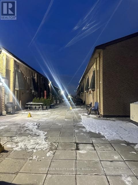 Toronto (Rexdale-Kipling) — Toronto (Rexdale-Kipling) - Main photo