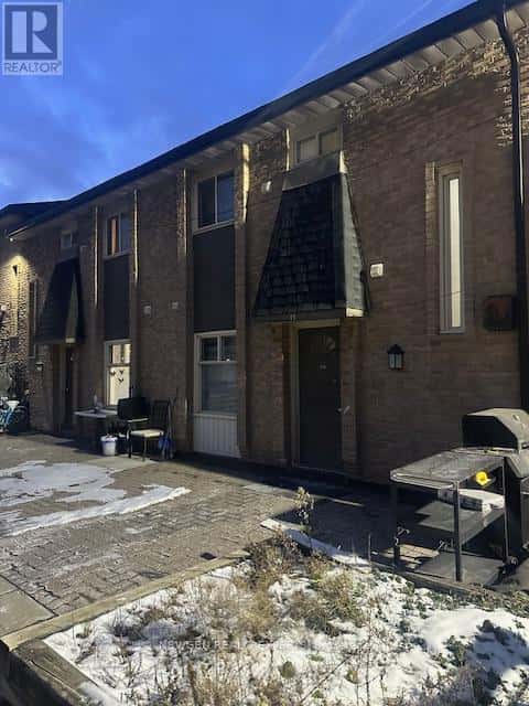 Toronto (Rexdale-Kipling) — Toronto (Rexdale-Kipling) - Photo 2 of 8