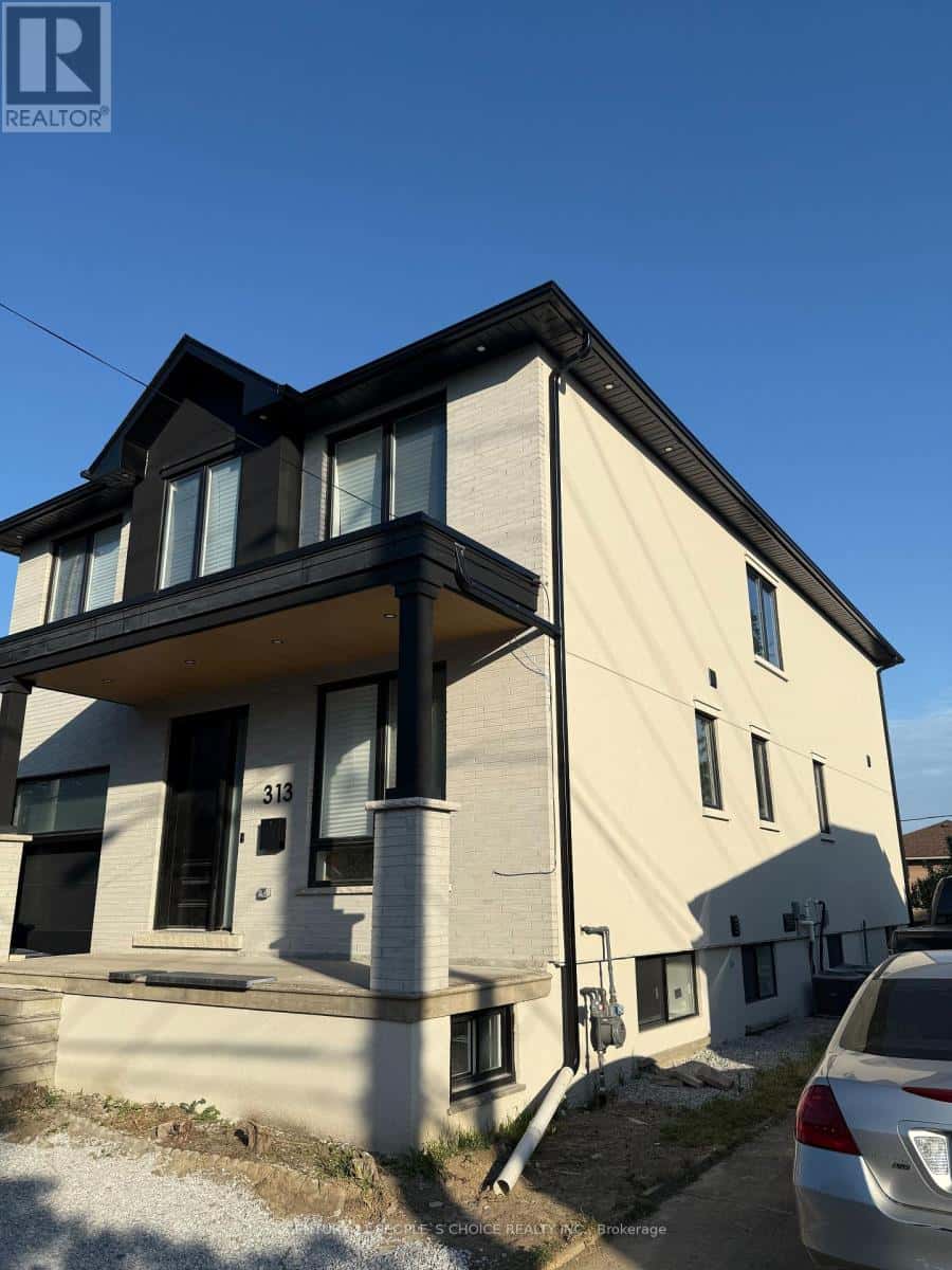 Toronto (Yorkdale-Glen Park) — Toronto (Yorkdale-Glen Park) - Photo 3 of 12