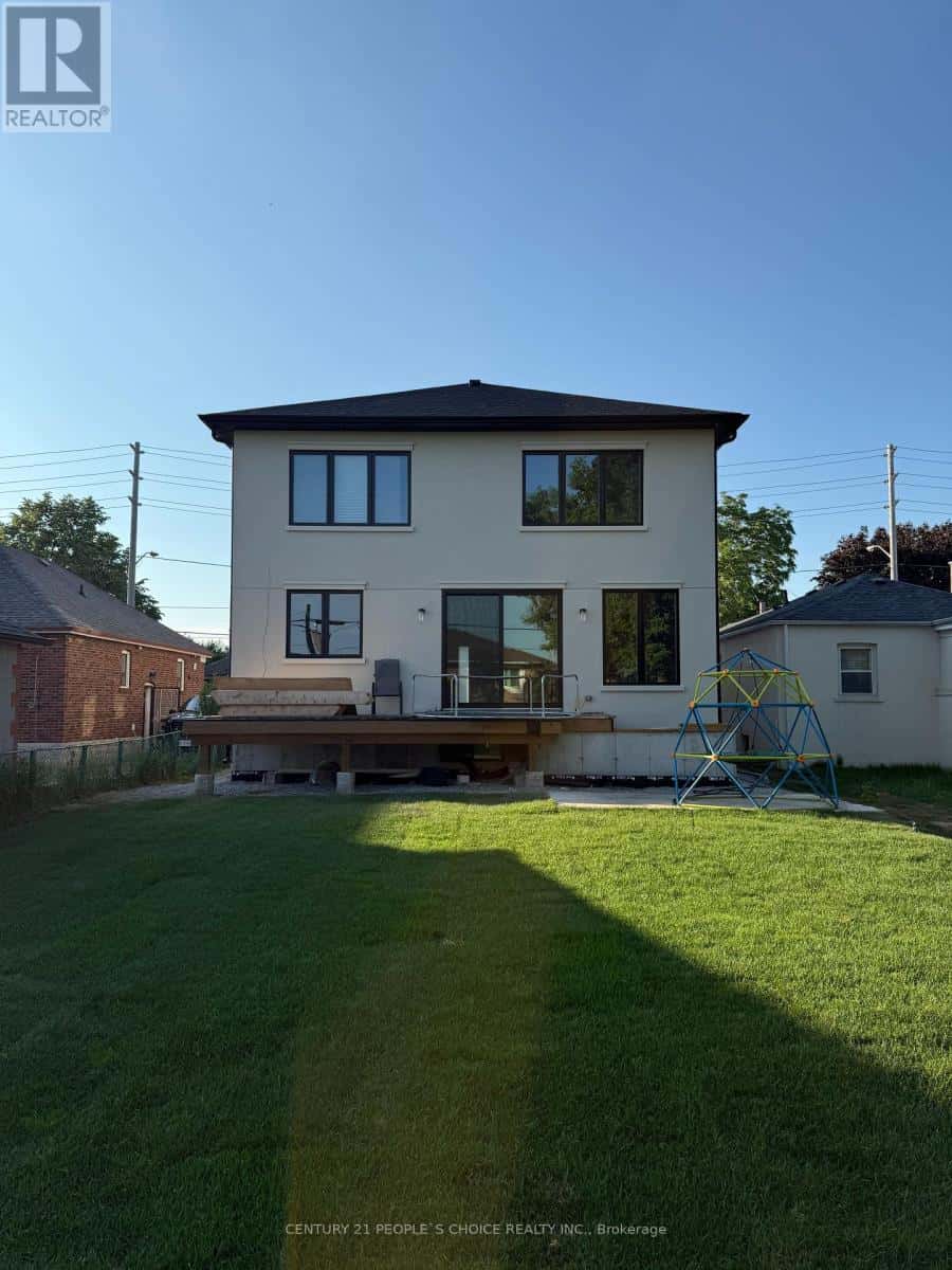 Toronto (Yorkdale-Glen Park) — Toronto (Yorkdale-Glen Park) - Photo 4 of 12