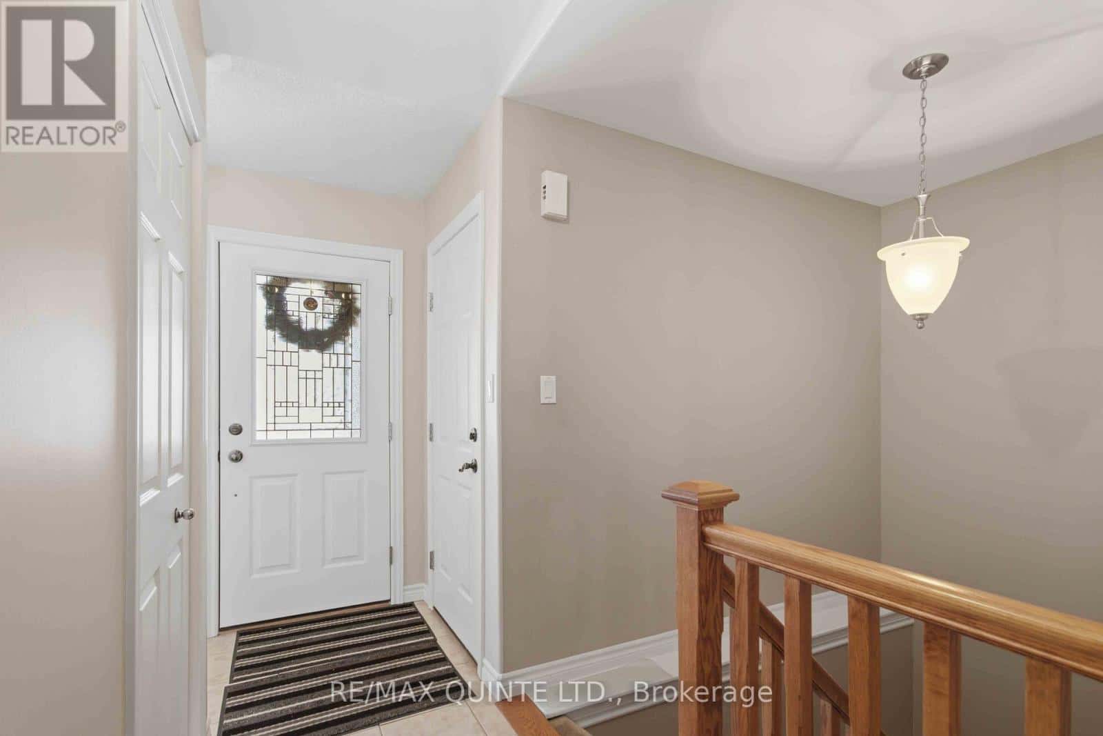 43 GAVEY STREET — Belleville (Thurlow Ward), Ontario - Photo 4 of 36