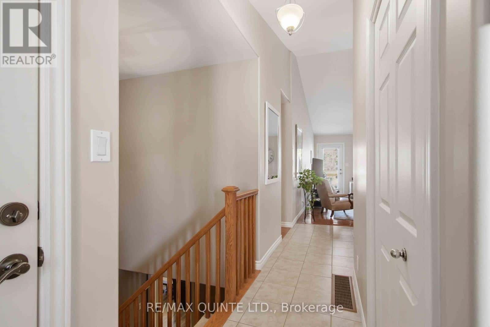 43 GAVEY STREET — Belleville (Thurlow Ward), Ontario - Photo 5 of 36