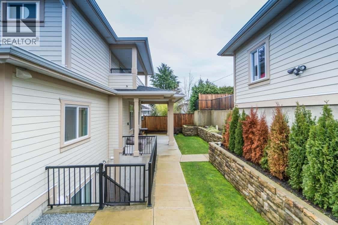 Burnaby — Burnaby - Photo 5 of 6