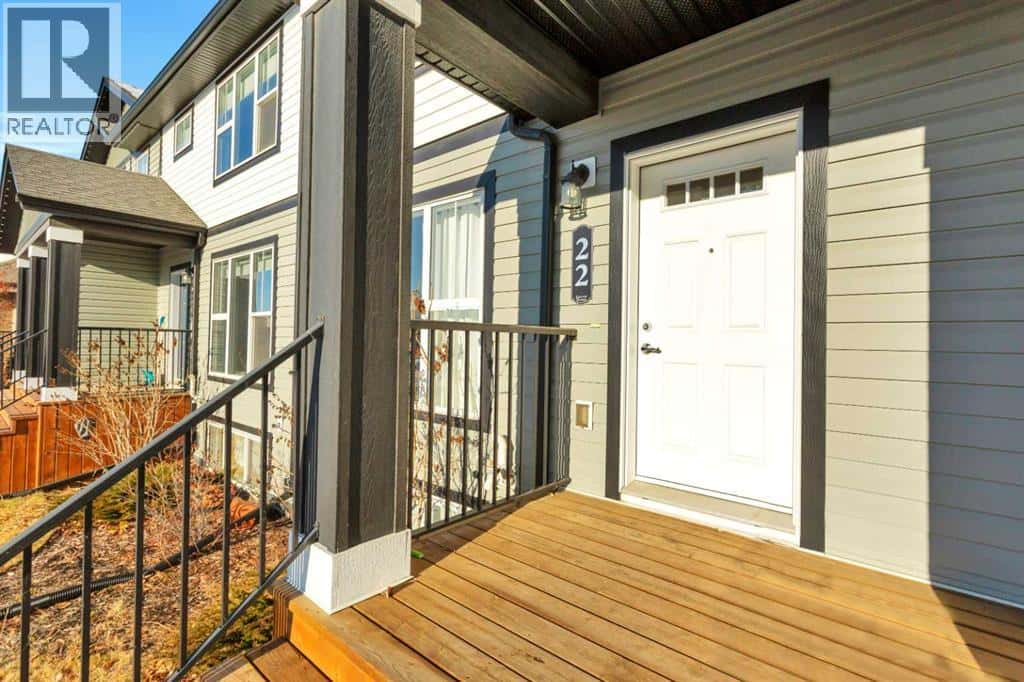 22 Latoria Court — Rural Red Deer County, Alberta - Photo 3 of 38